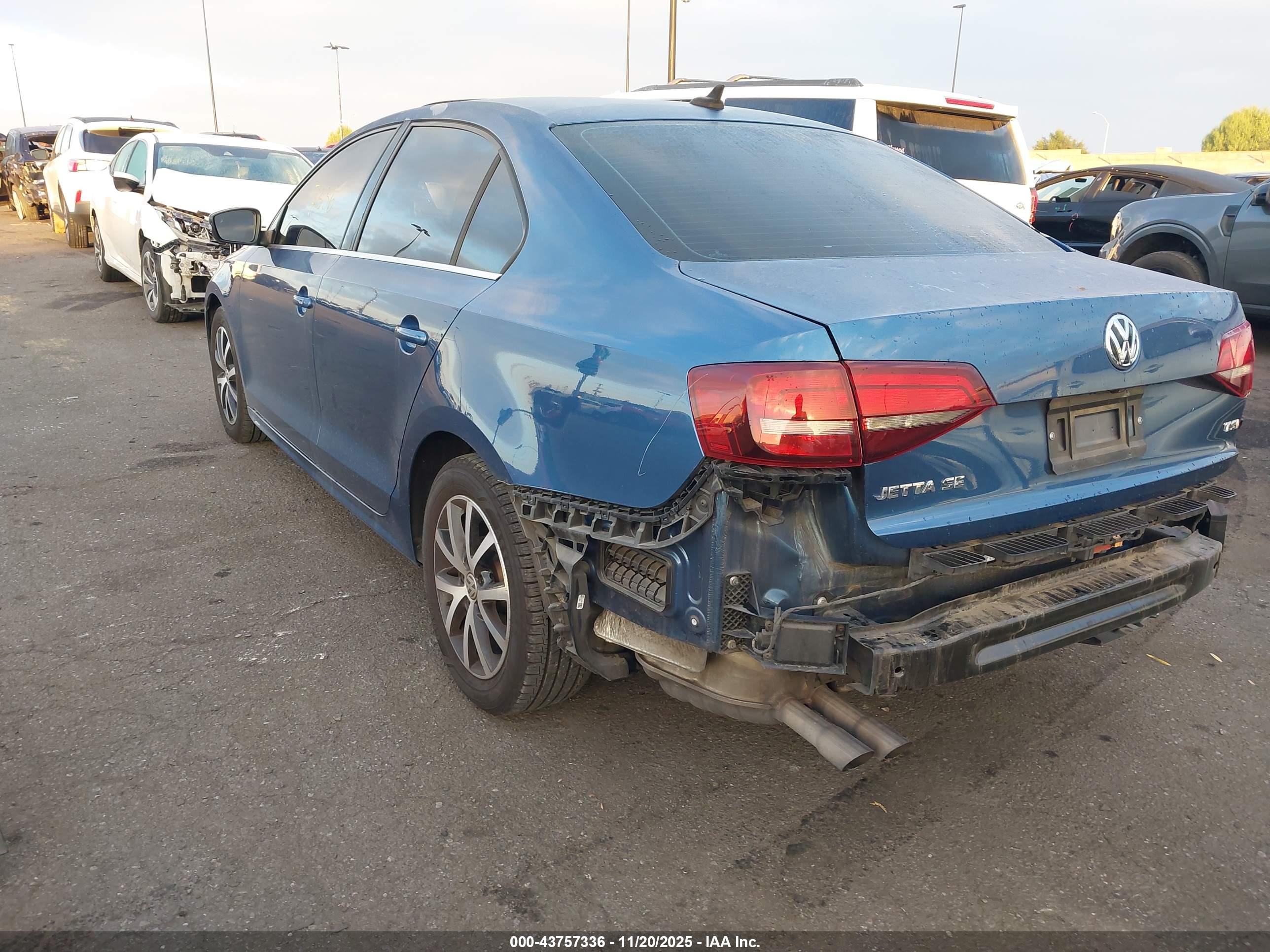 VOLKSWAGEN JETTA image 3