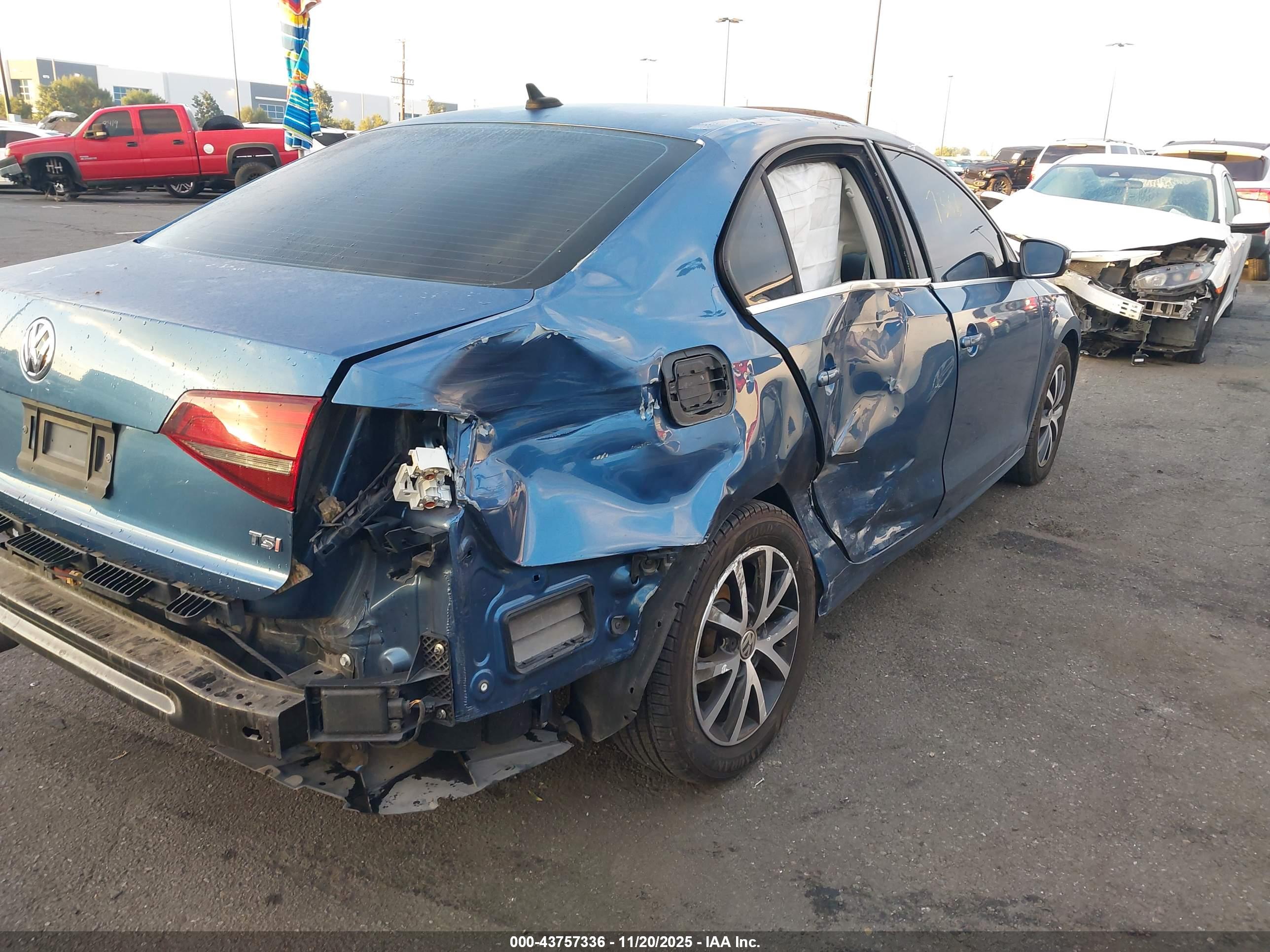 VOLKSWAGEN JETTA image 6