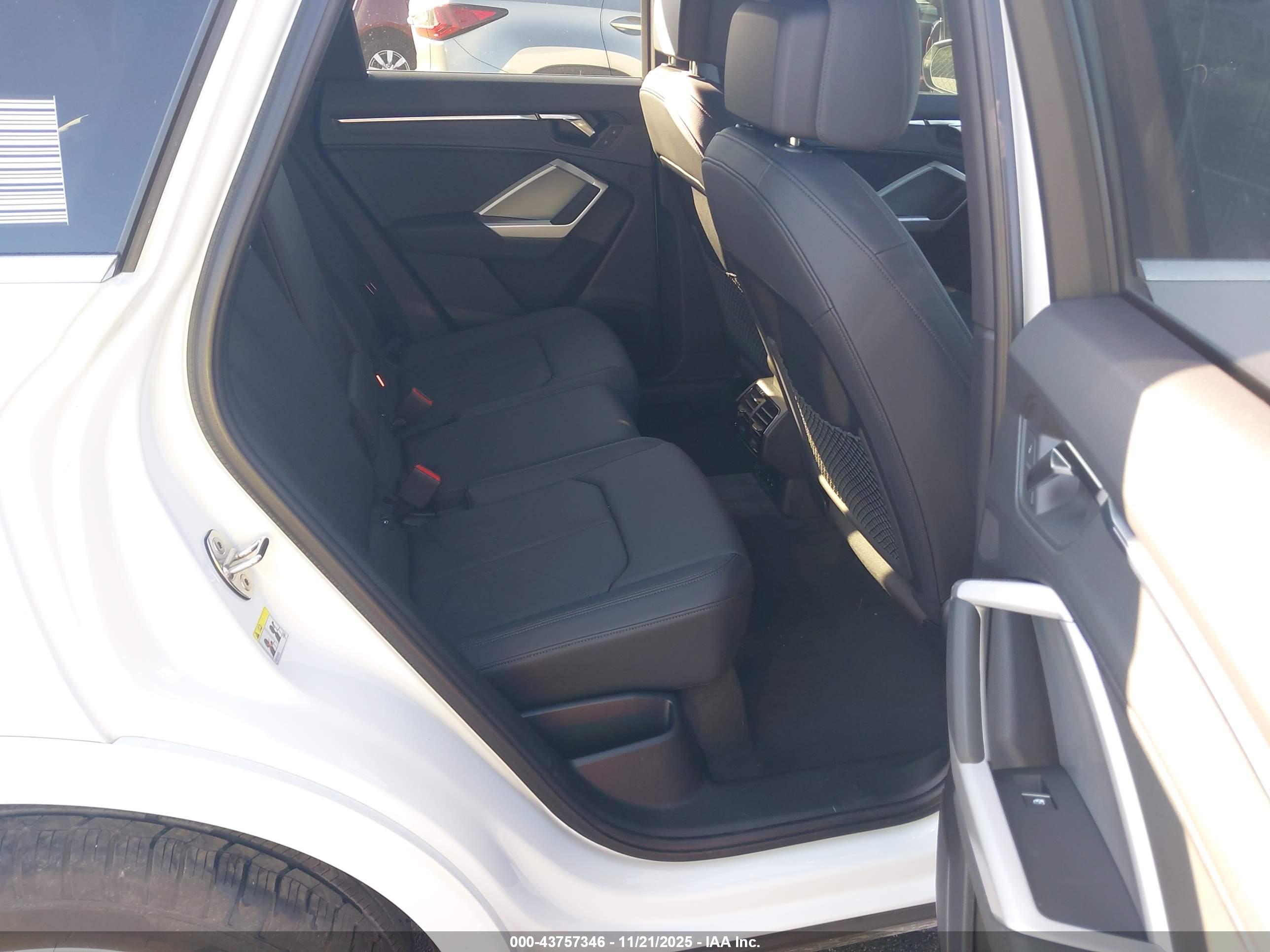 AUDI Q3 image 8