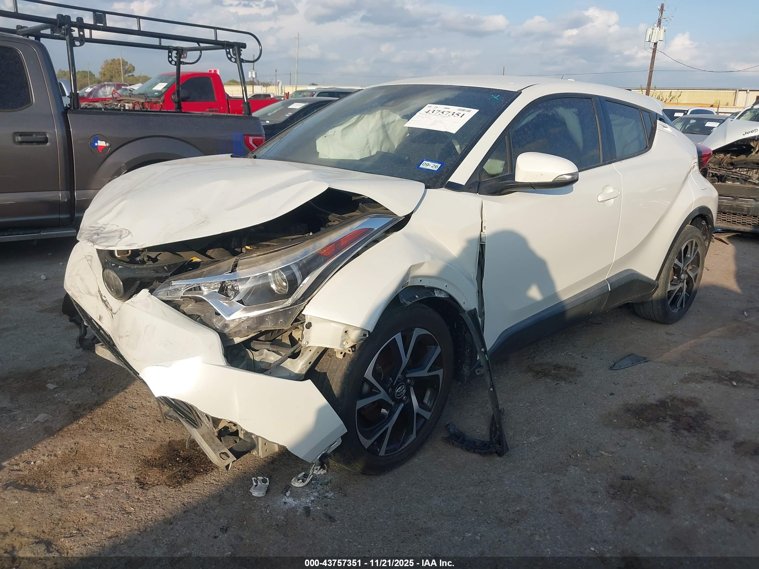 TOYOTA C-HR image 2