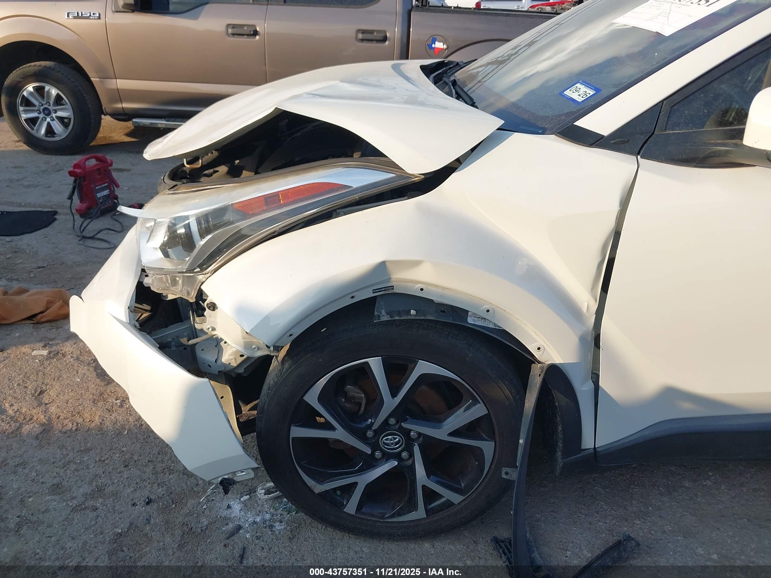 TOYOTA C-HR image 6