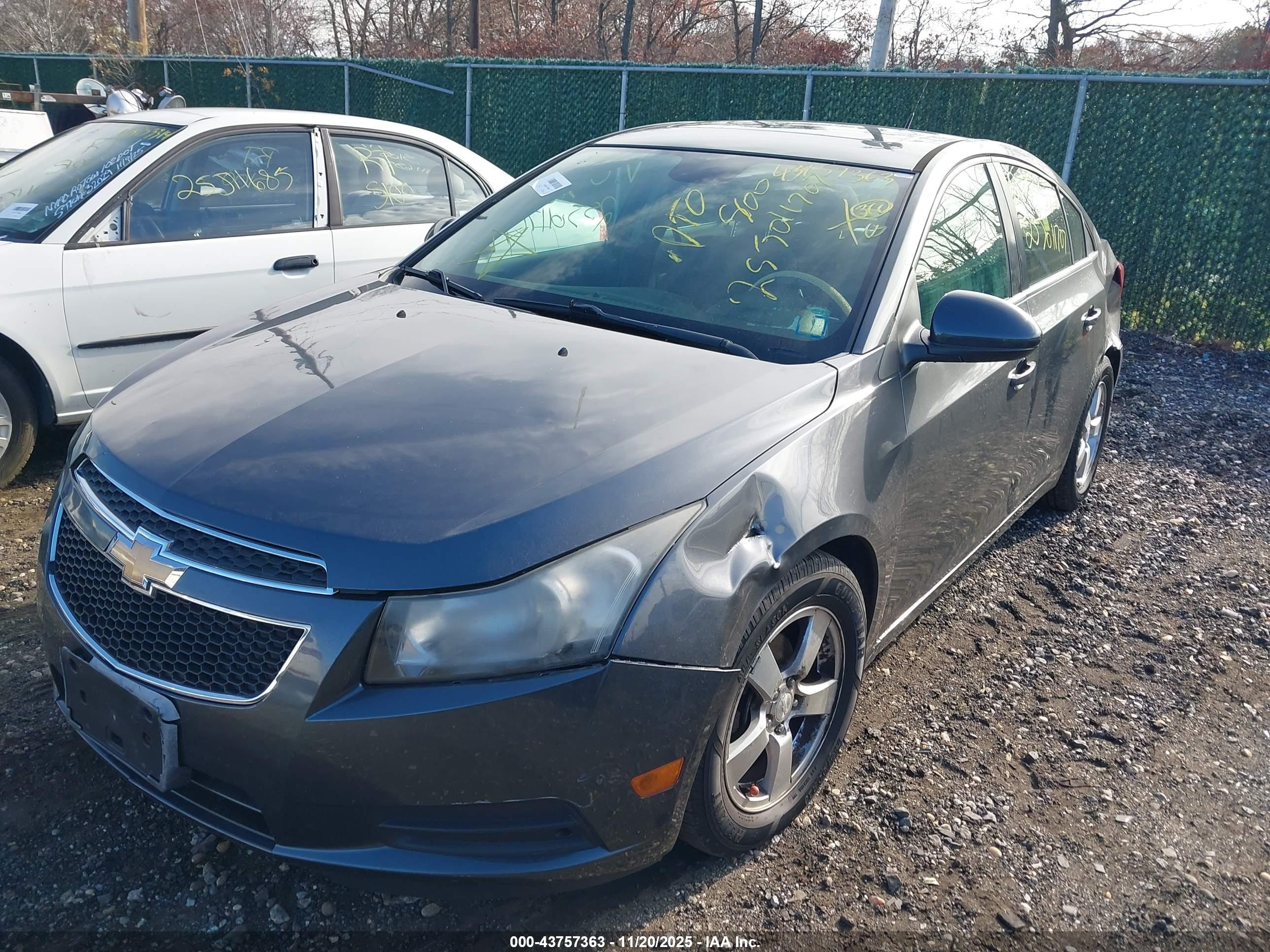 CHEVROLET CRUZE image 2