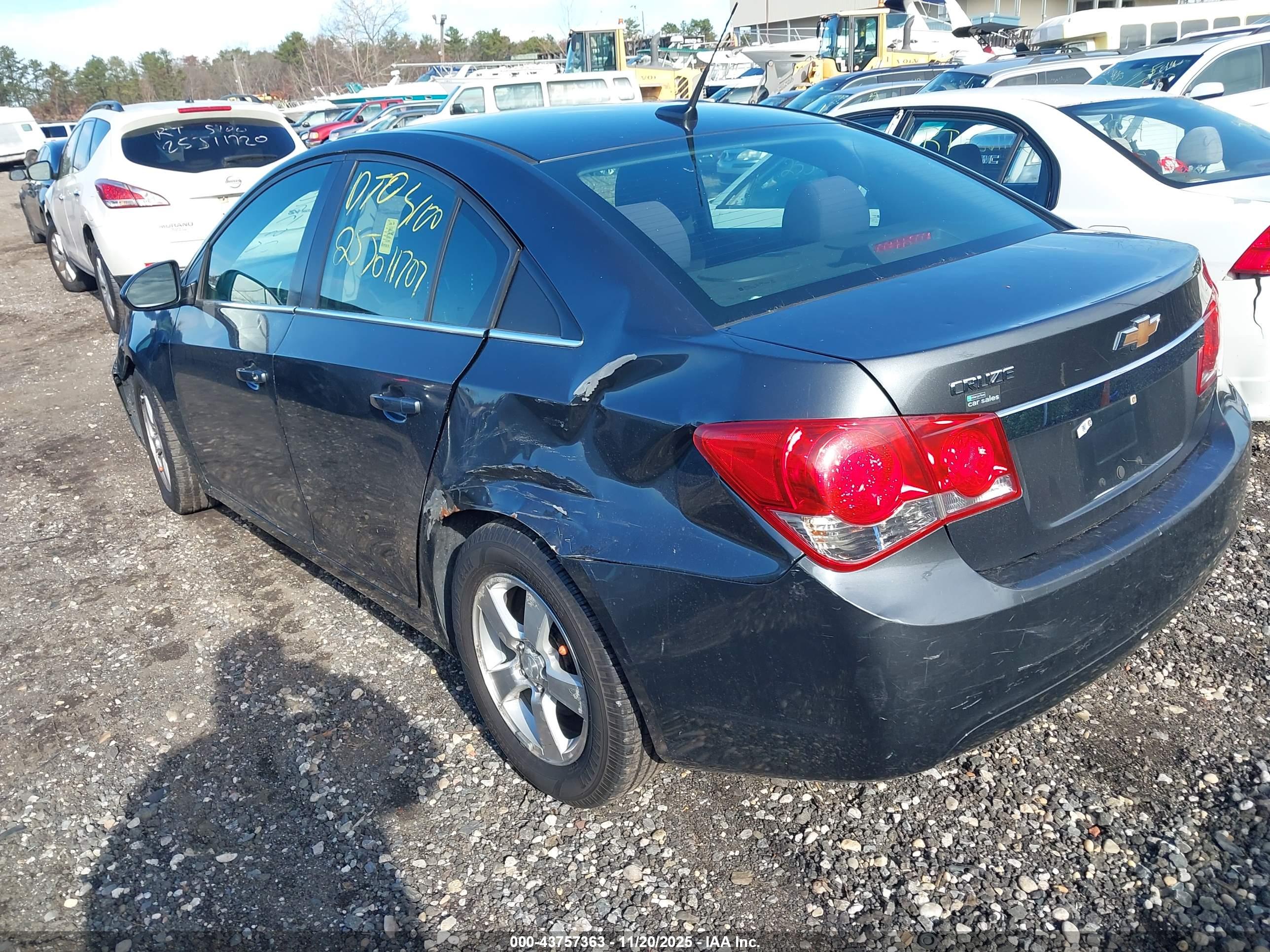 CHEVROLET CRUZE image 3