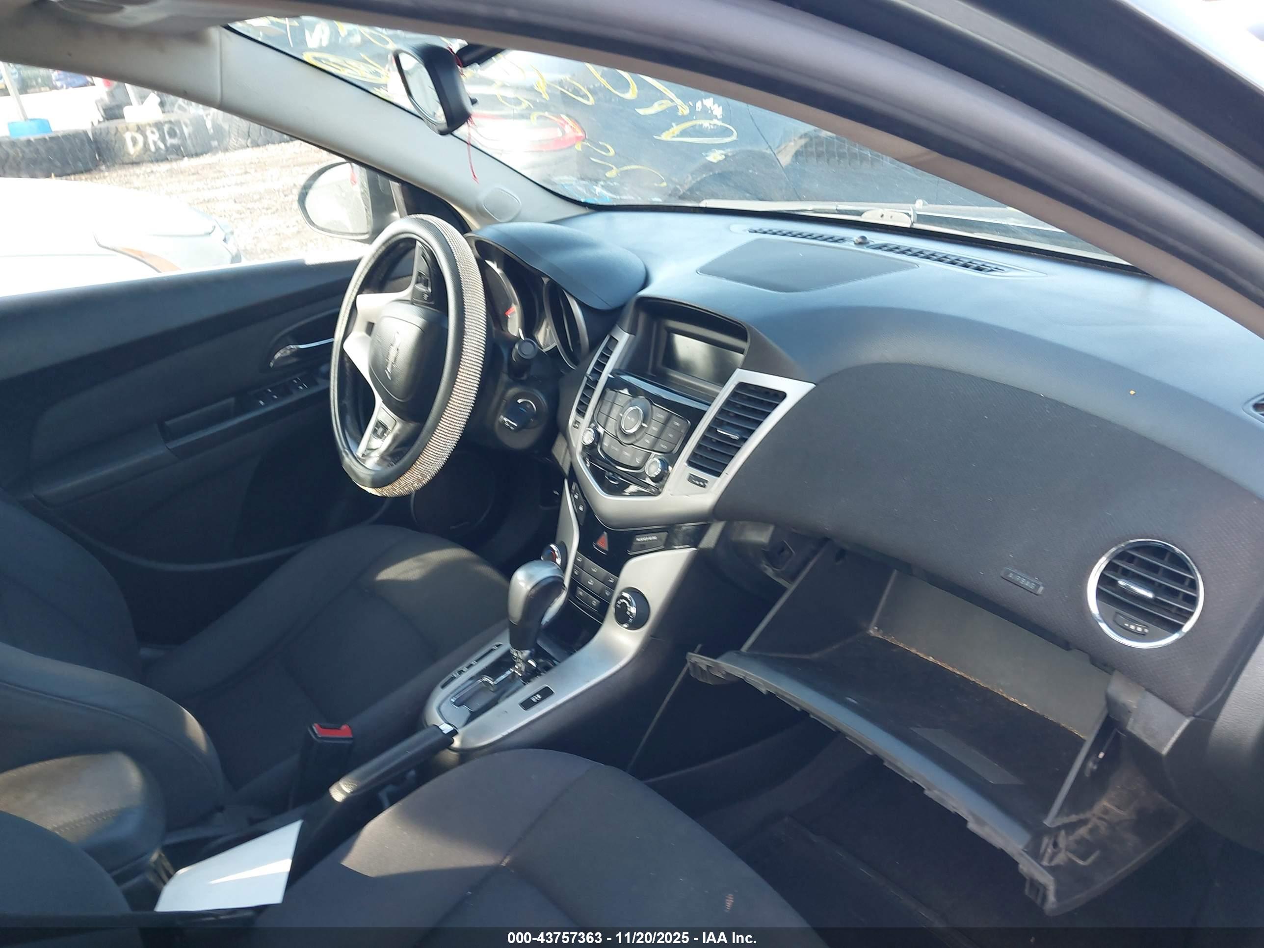 CHEVROLET CRUZE image 5