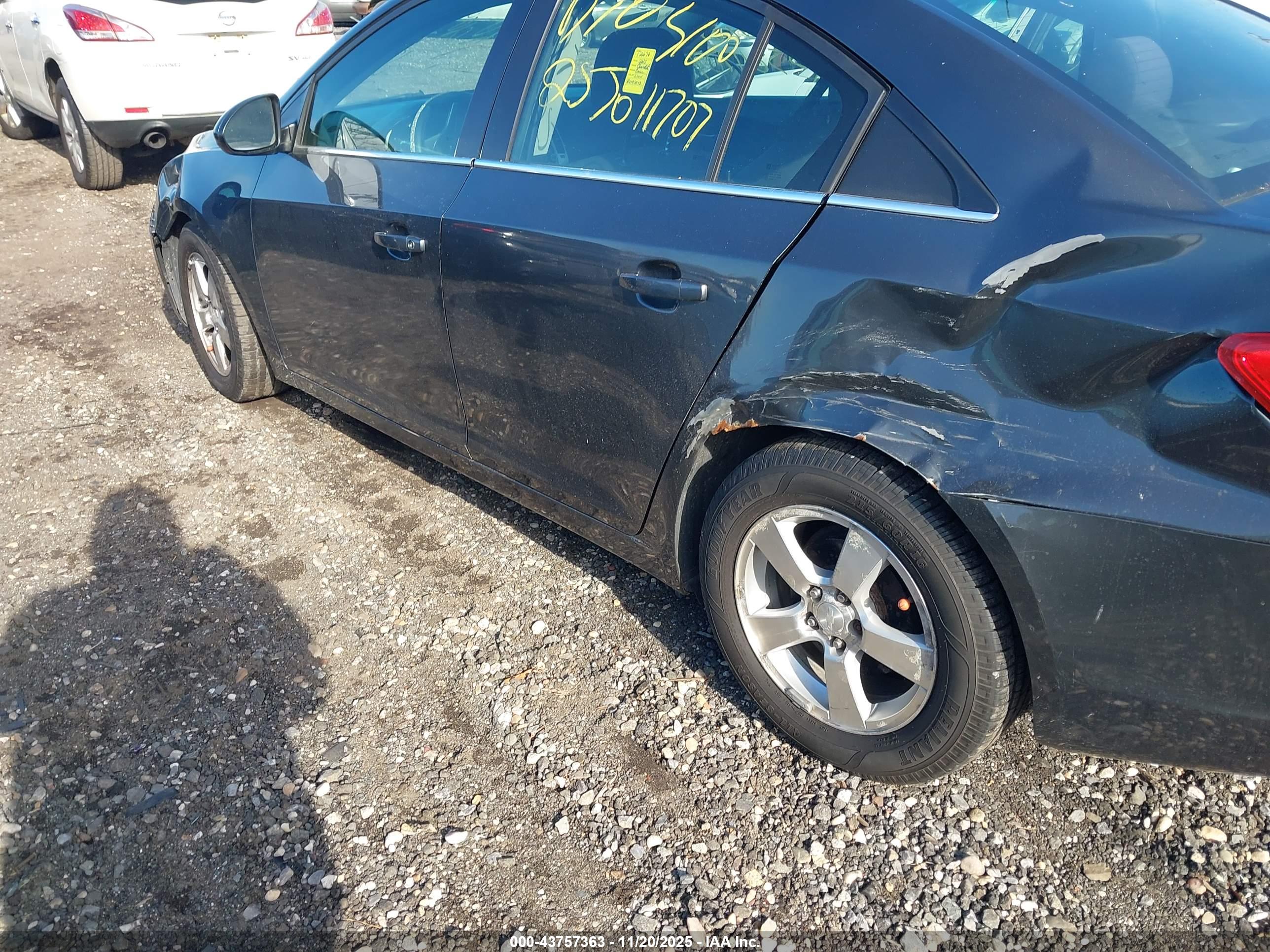 CHEVROLET CRUZE image 6