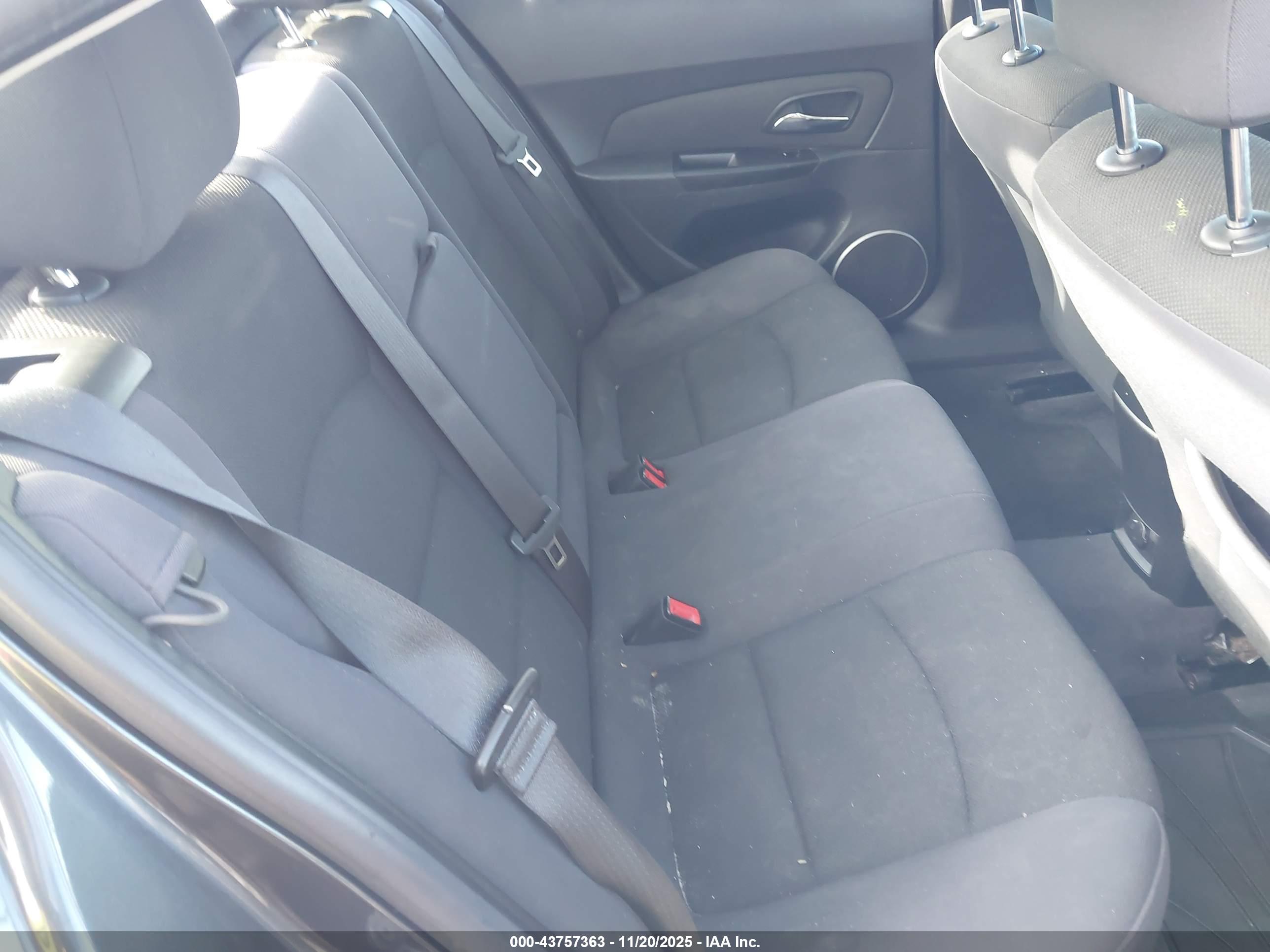 CHEVROLET CRUZE image 8