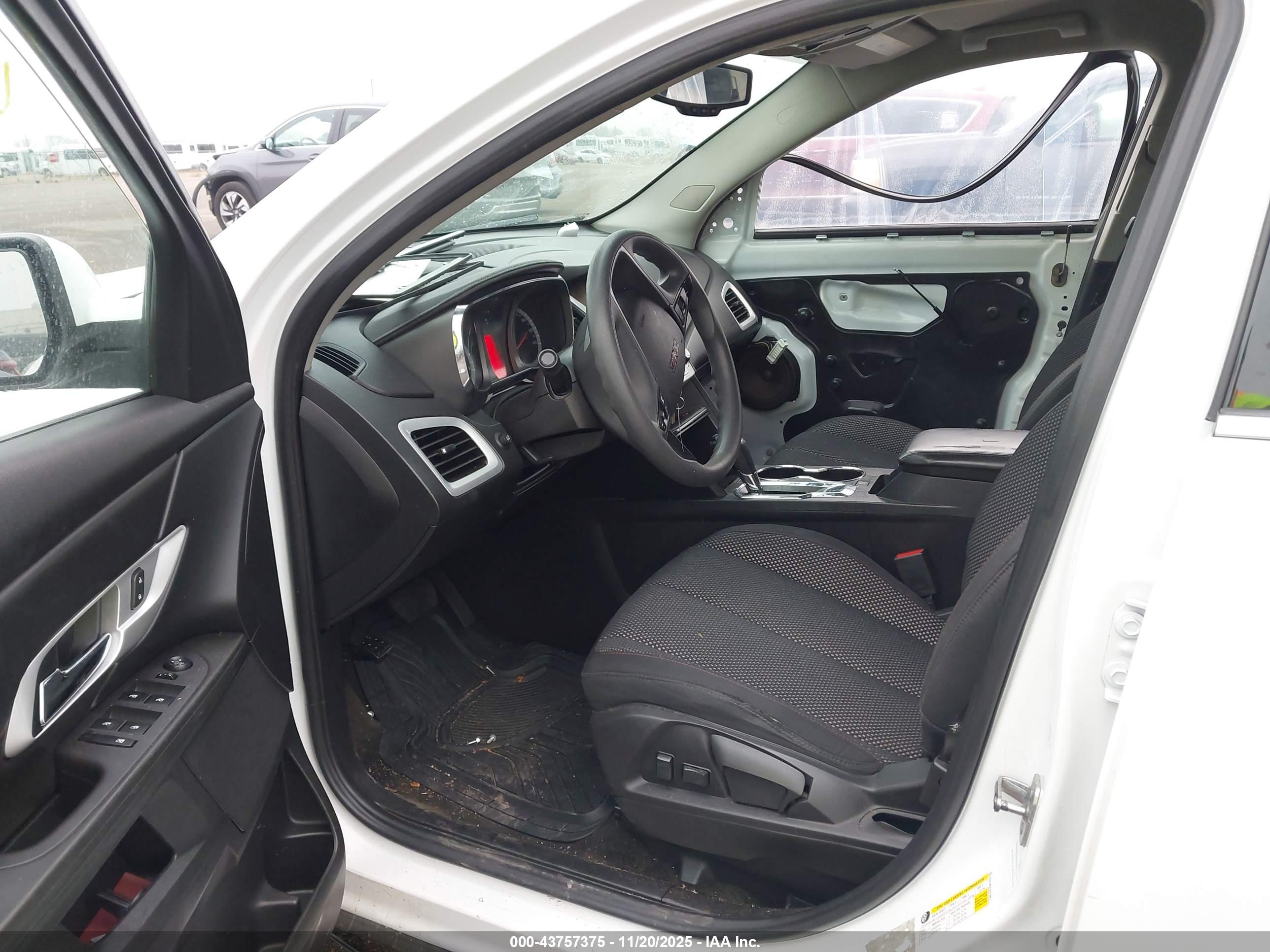 GMC TERRAIN image 5
