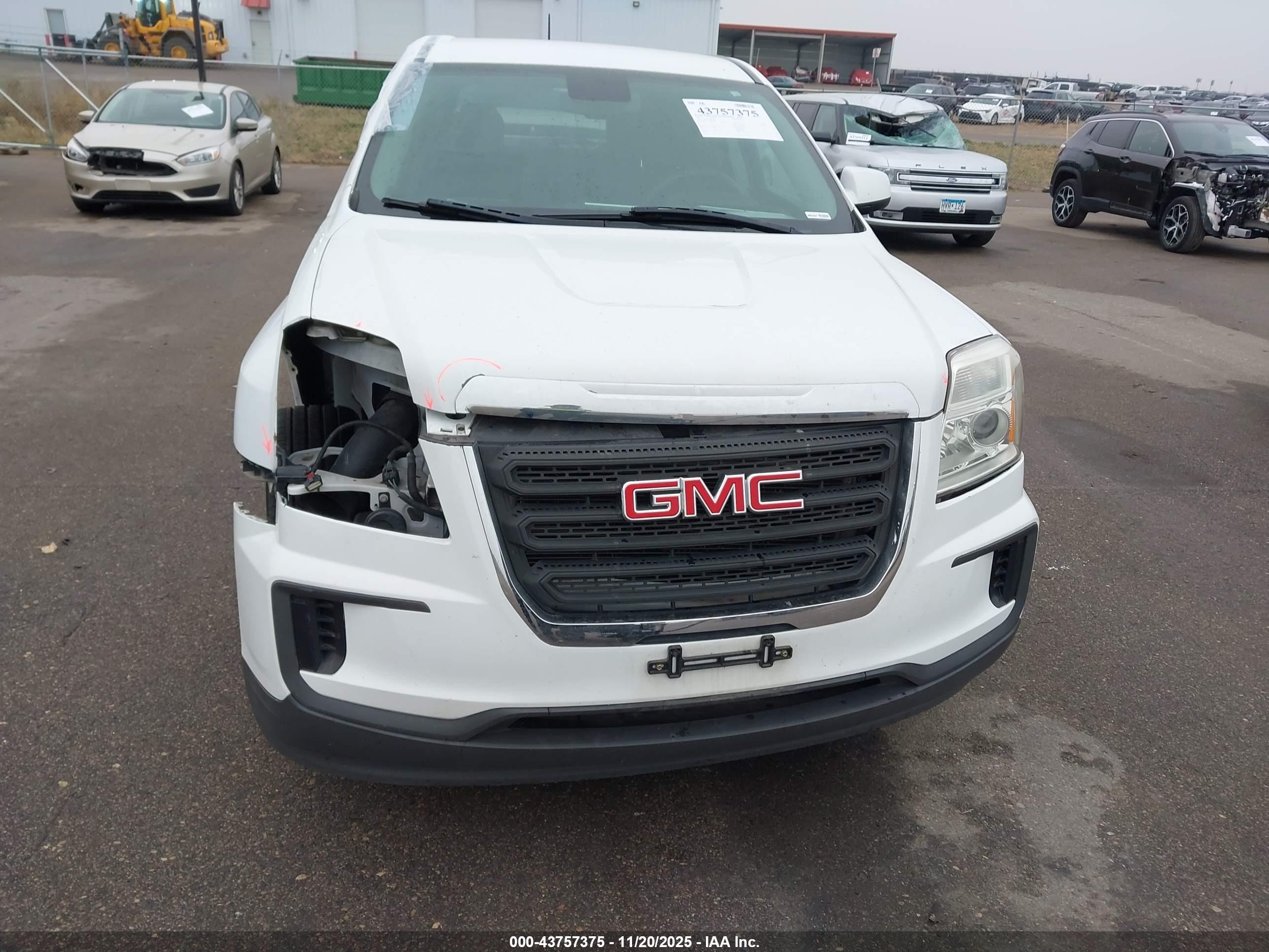 GMC TERRAIN image 6