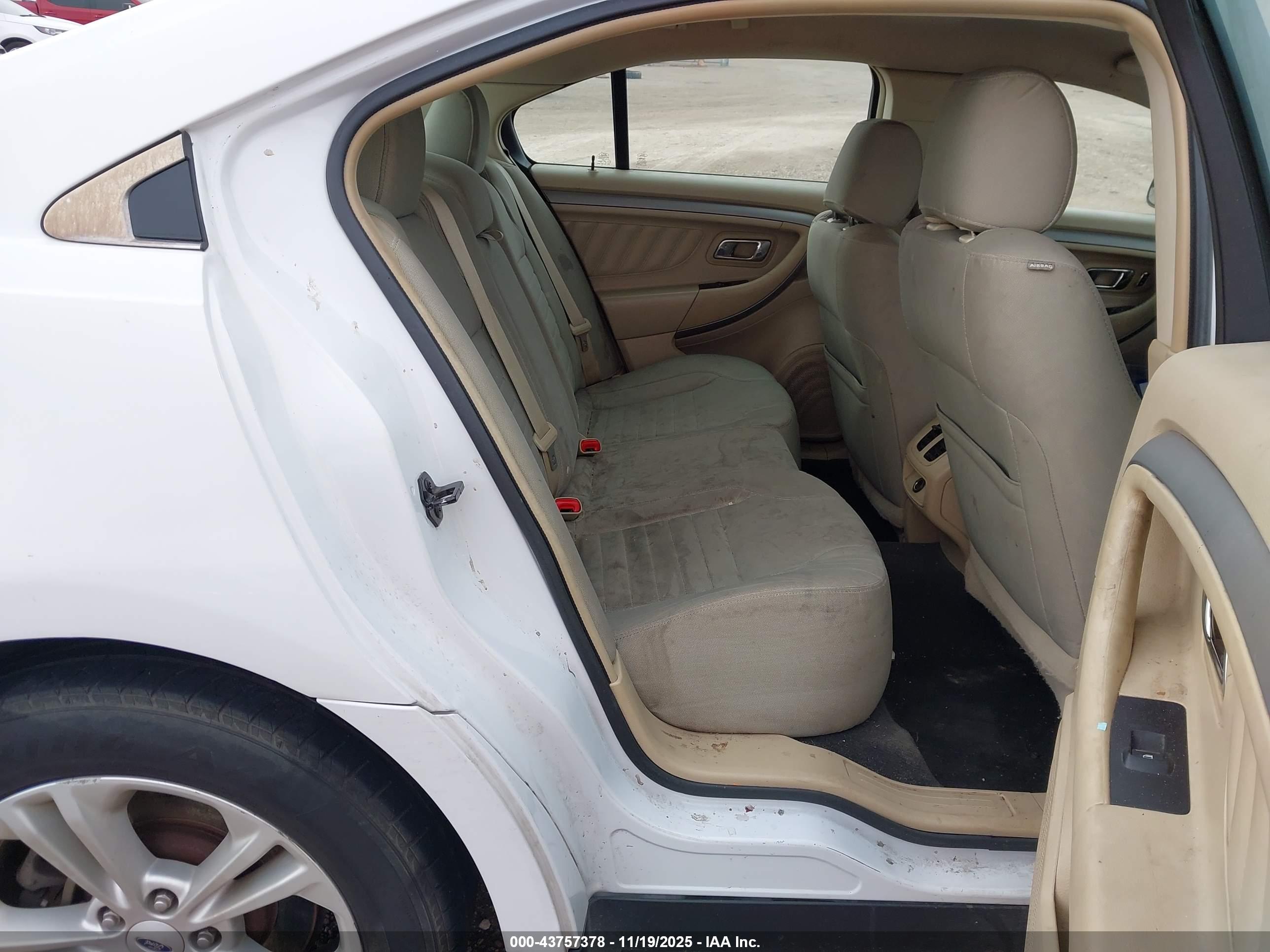 FORD TAURUS image 8