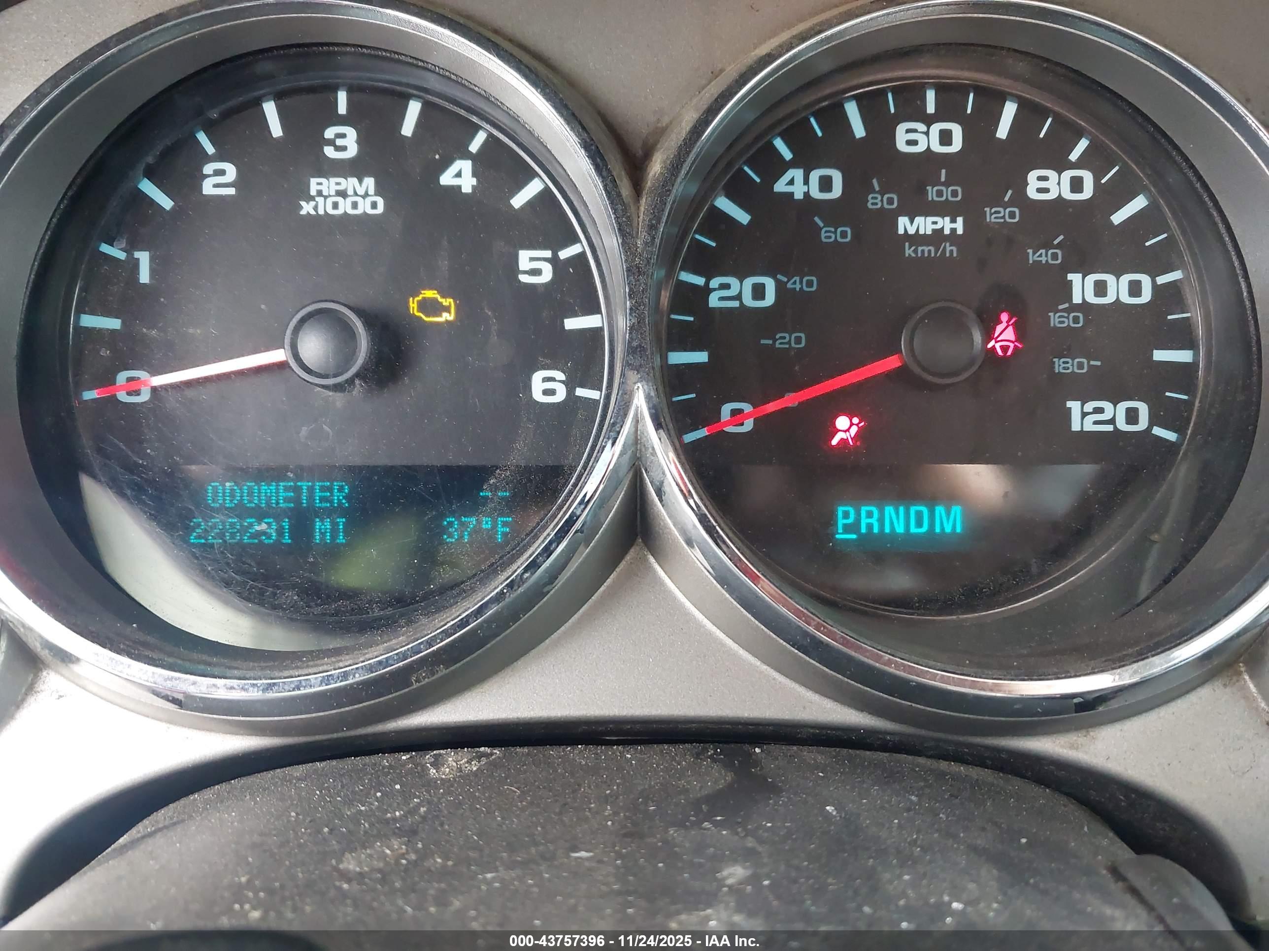 CHEVROLET SILVERADO image 7