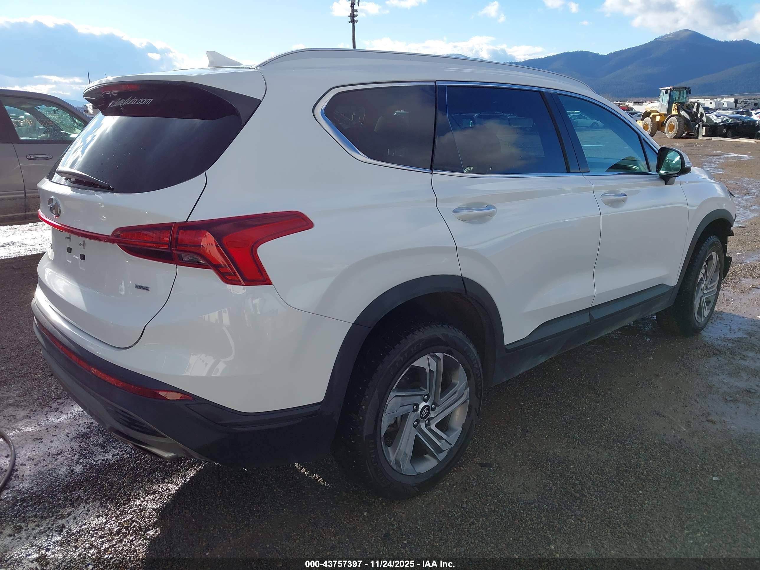 HYUNDAI SANTA image 4