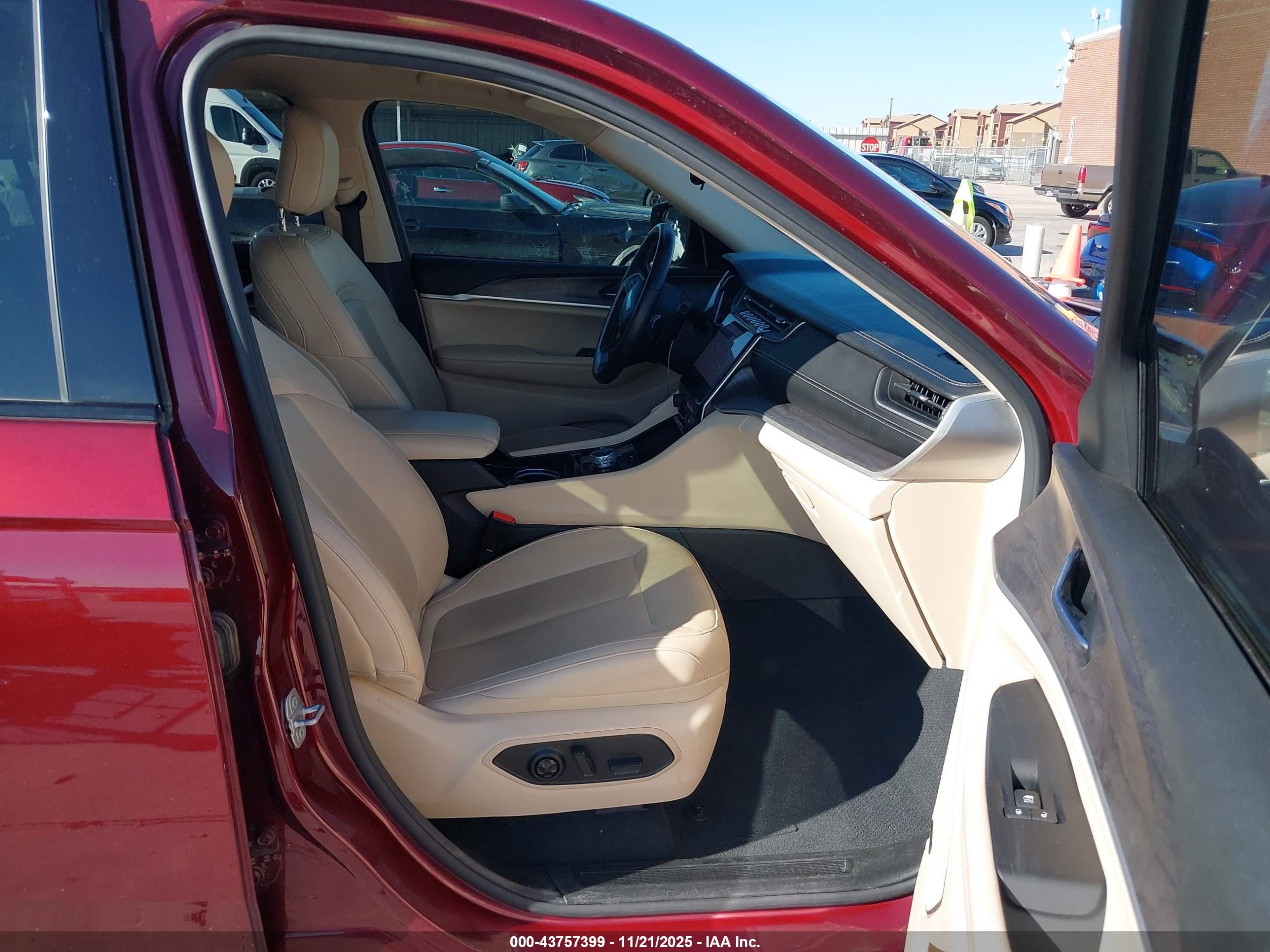 JEEP GRAND image 5