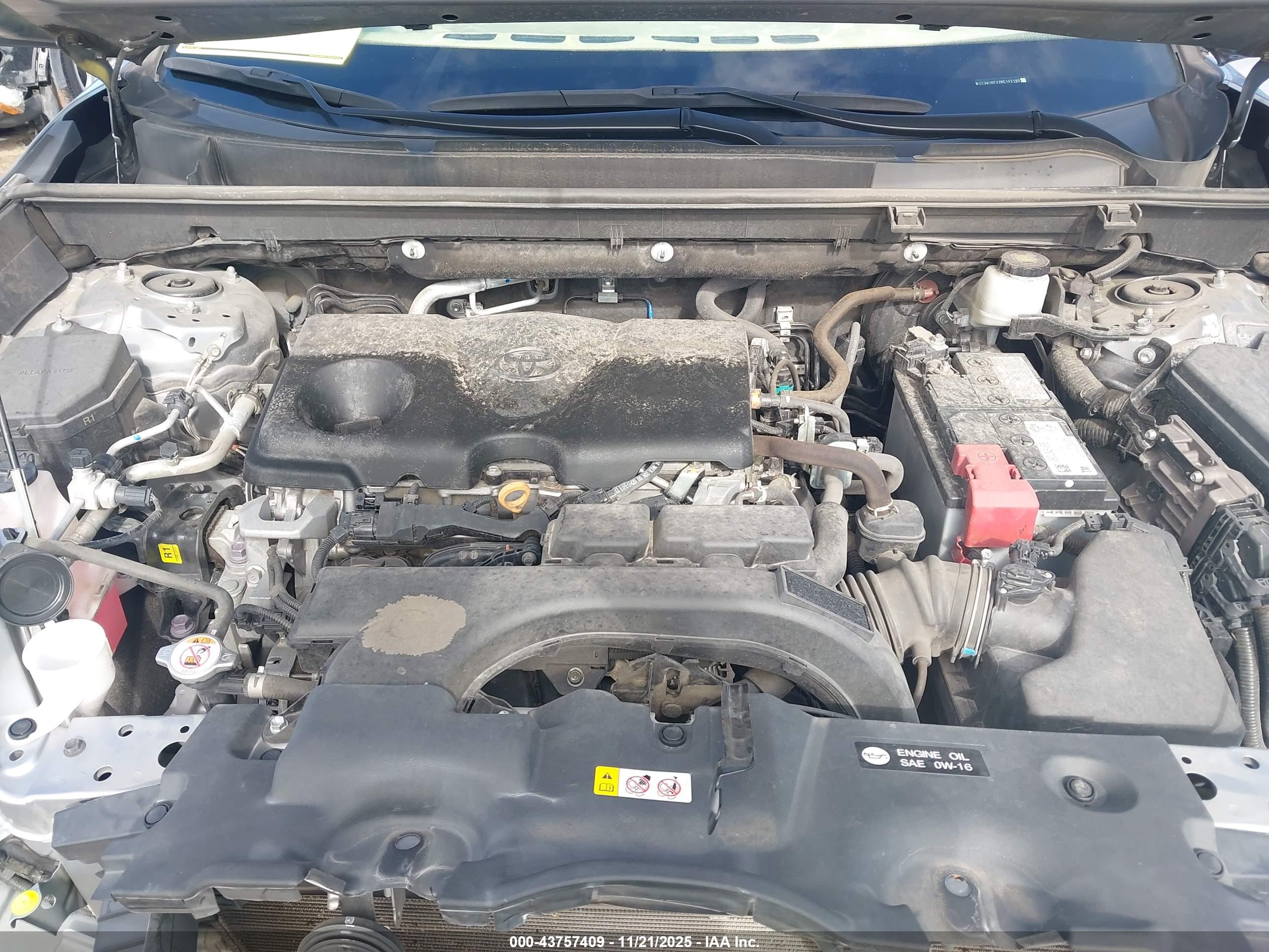 TOYOTA RAV4 image 10