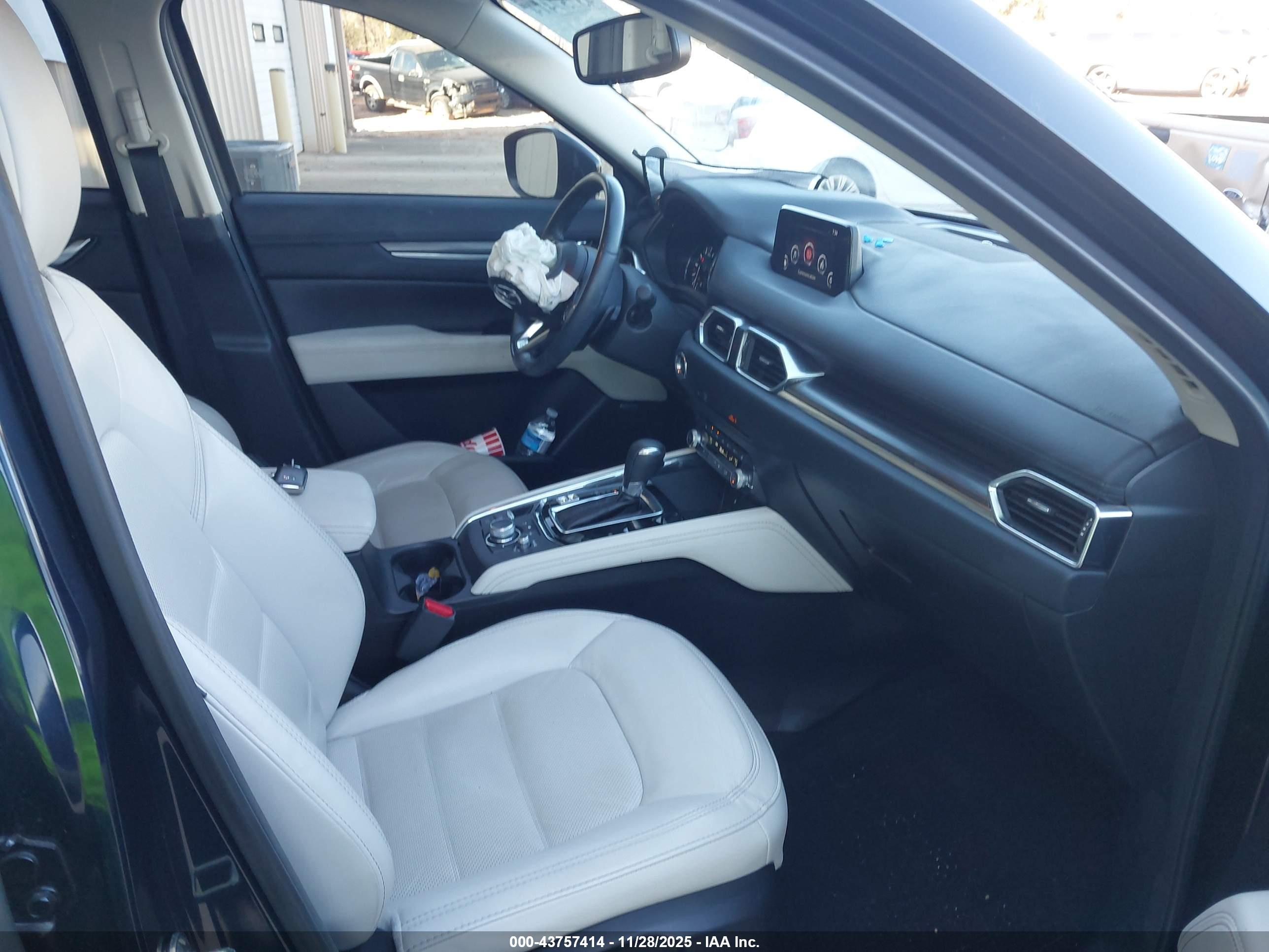 MAZDA CX-5 image 5