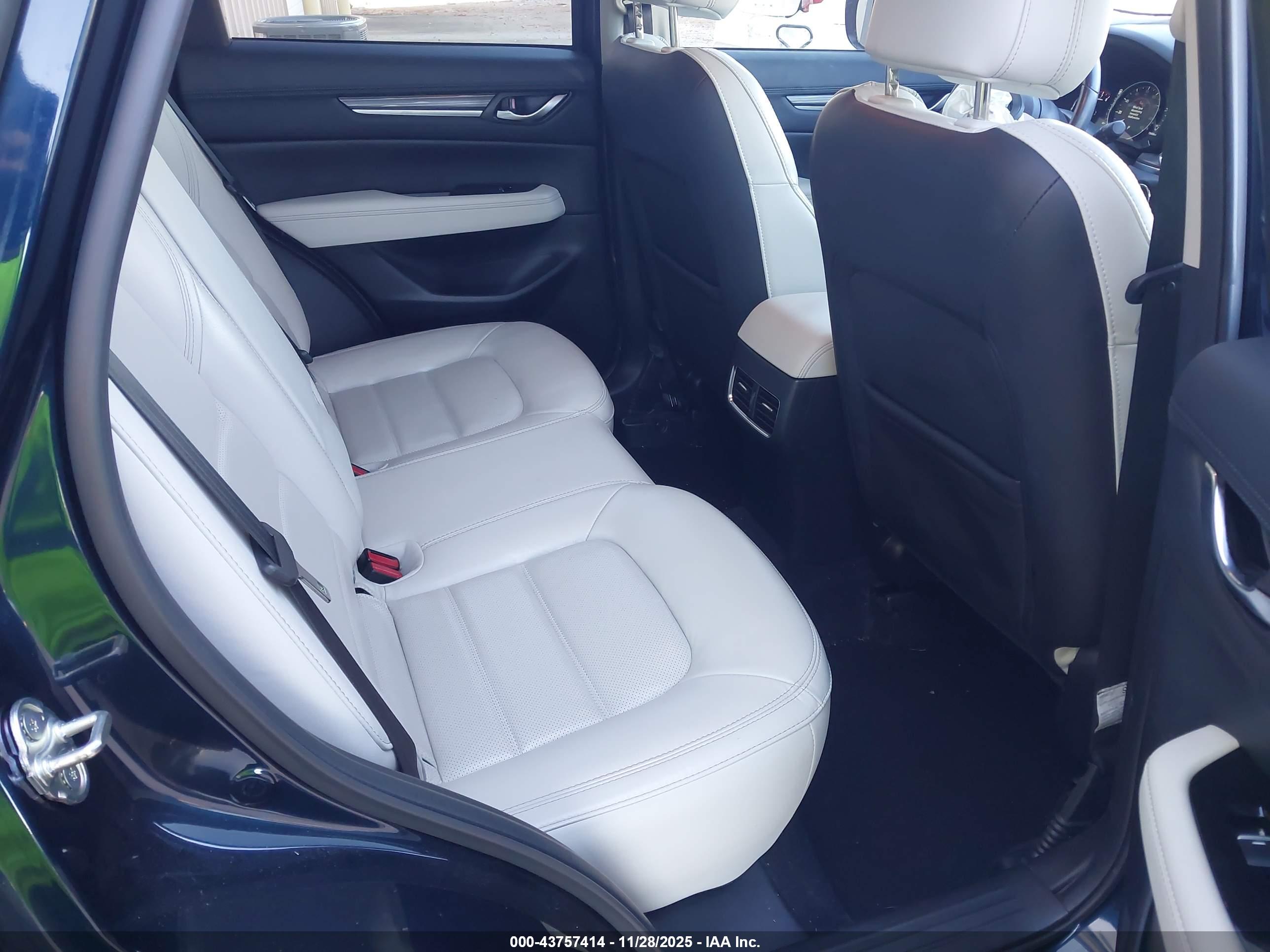 MAZDA CX-5 image 8