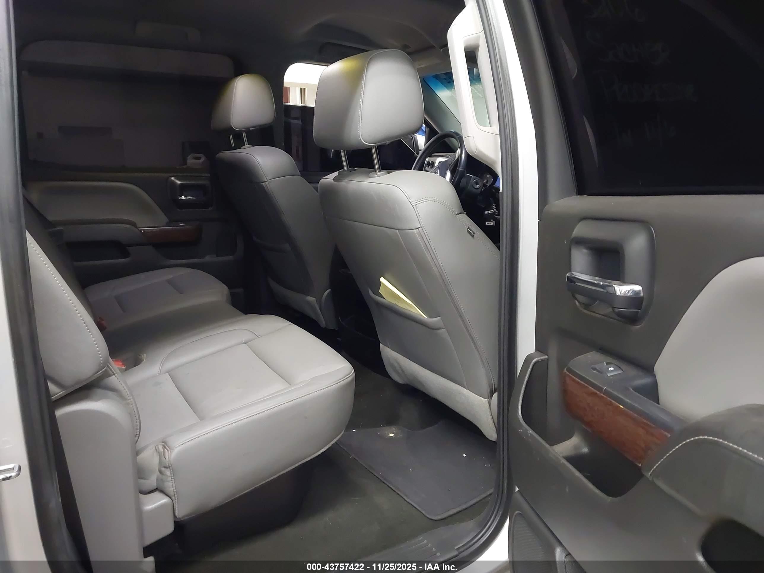 GMC SIERRA image 8