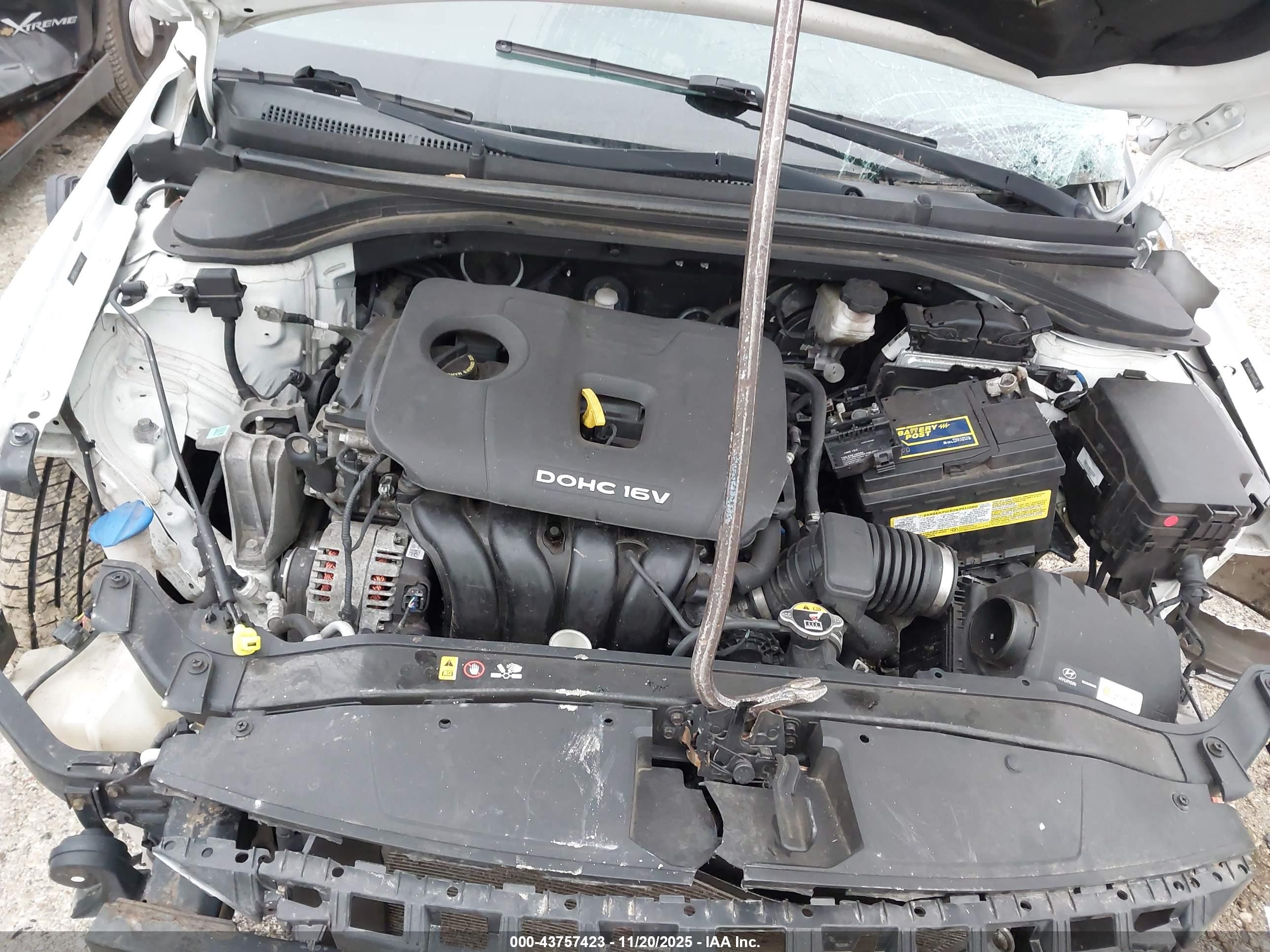 HYUNDAI ELANTRA image 10