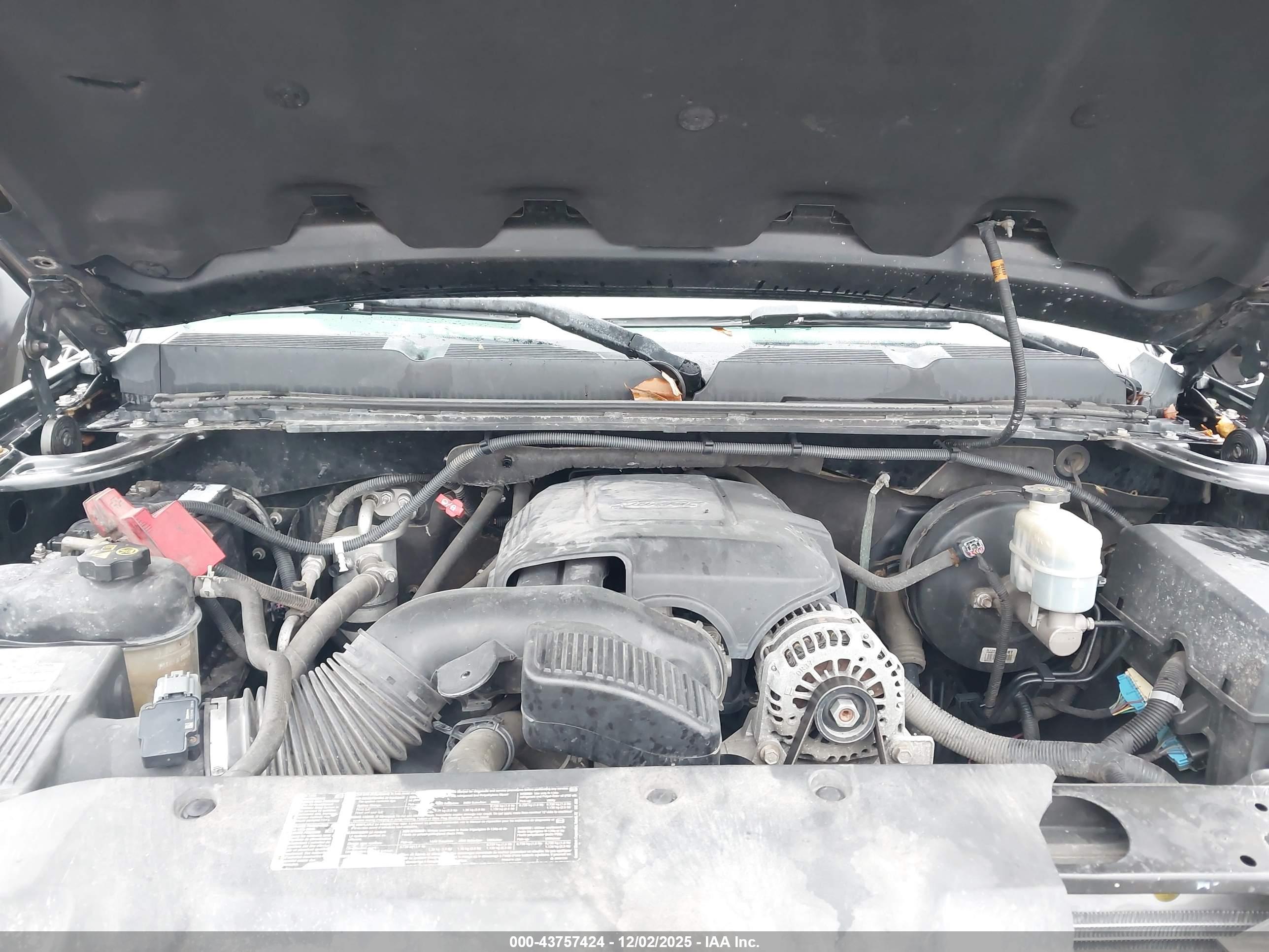 CHEVROLET SILVERADO image 10