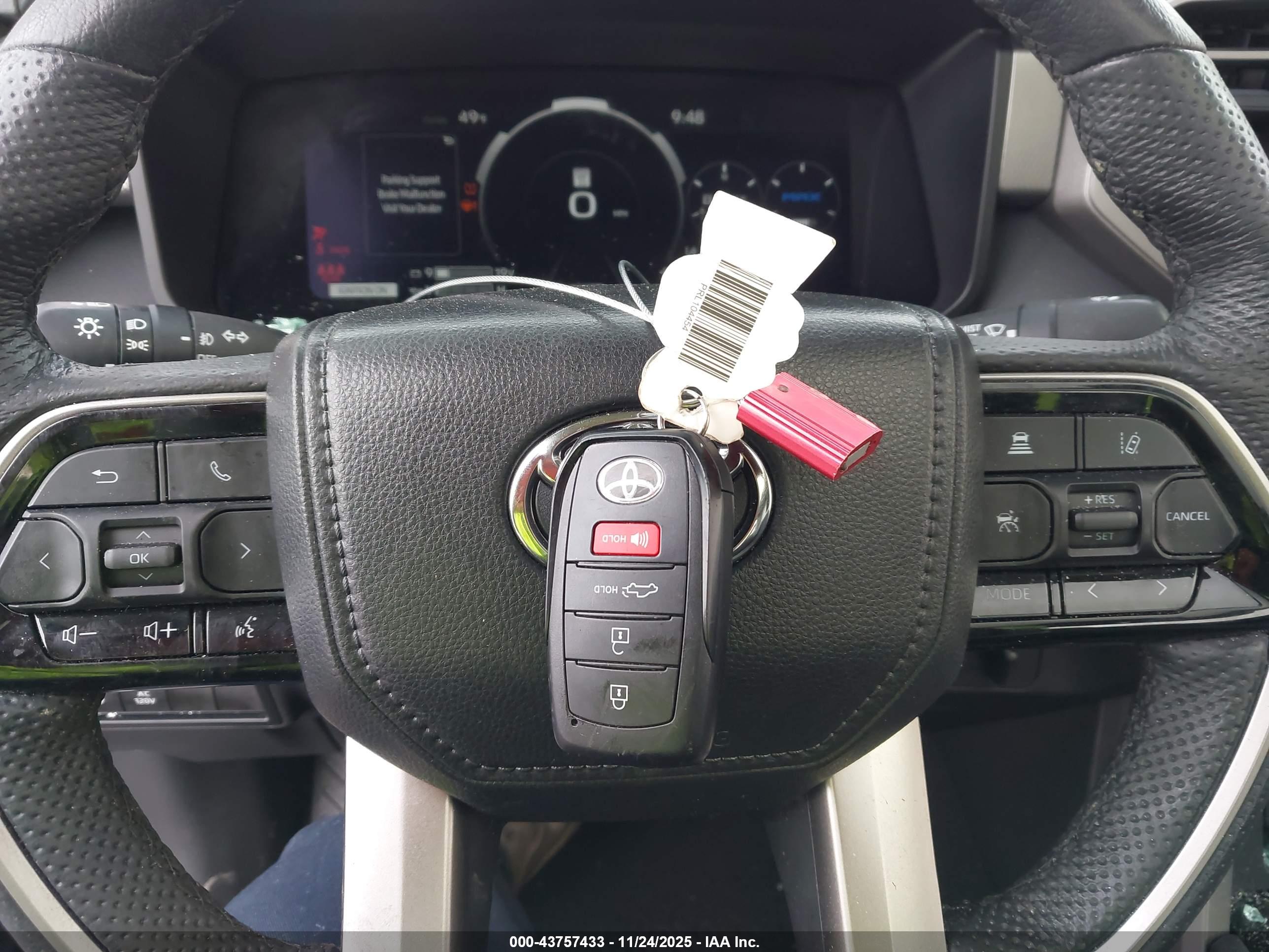 TOYOTA TUNDRA image 11