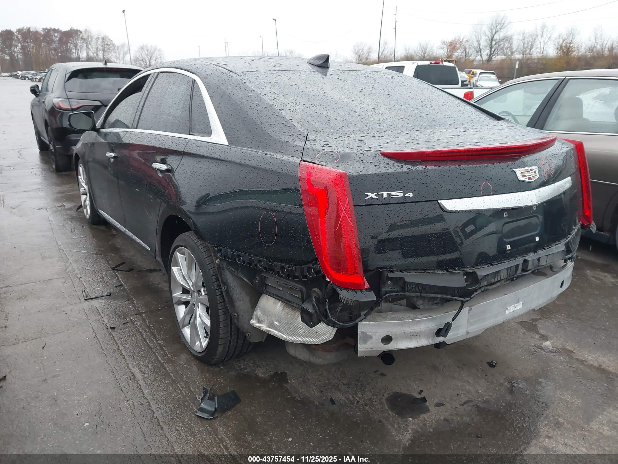 CADILLAC XTS image 3
