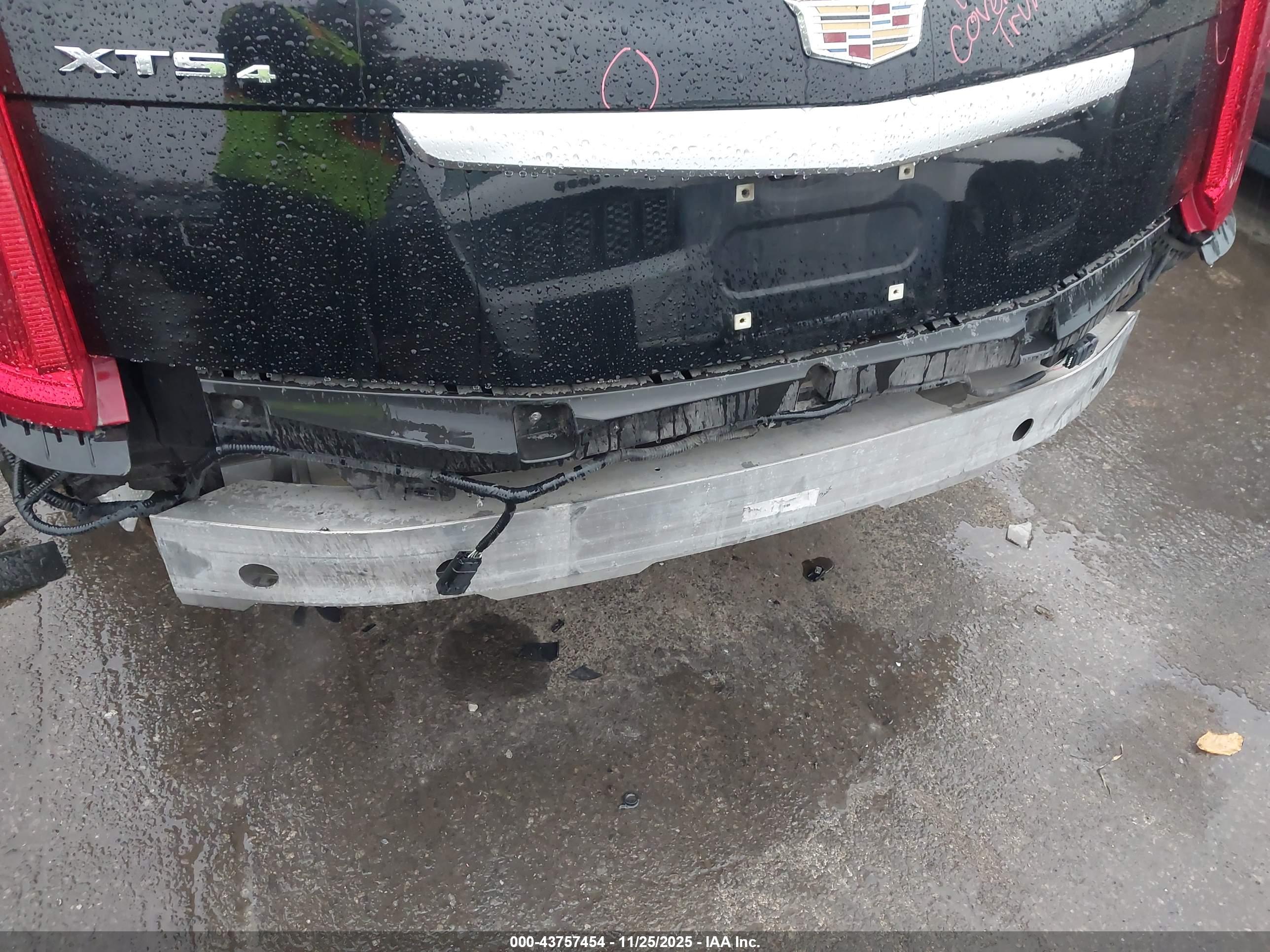 CADILLAC XTS image 6