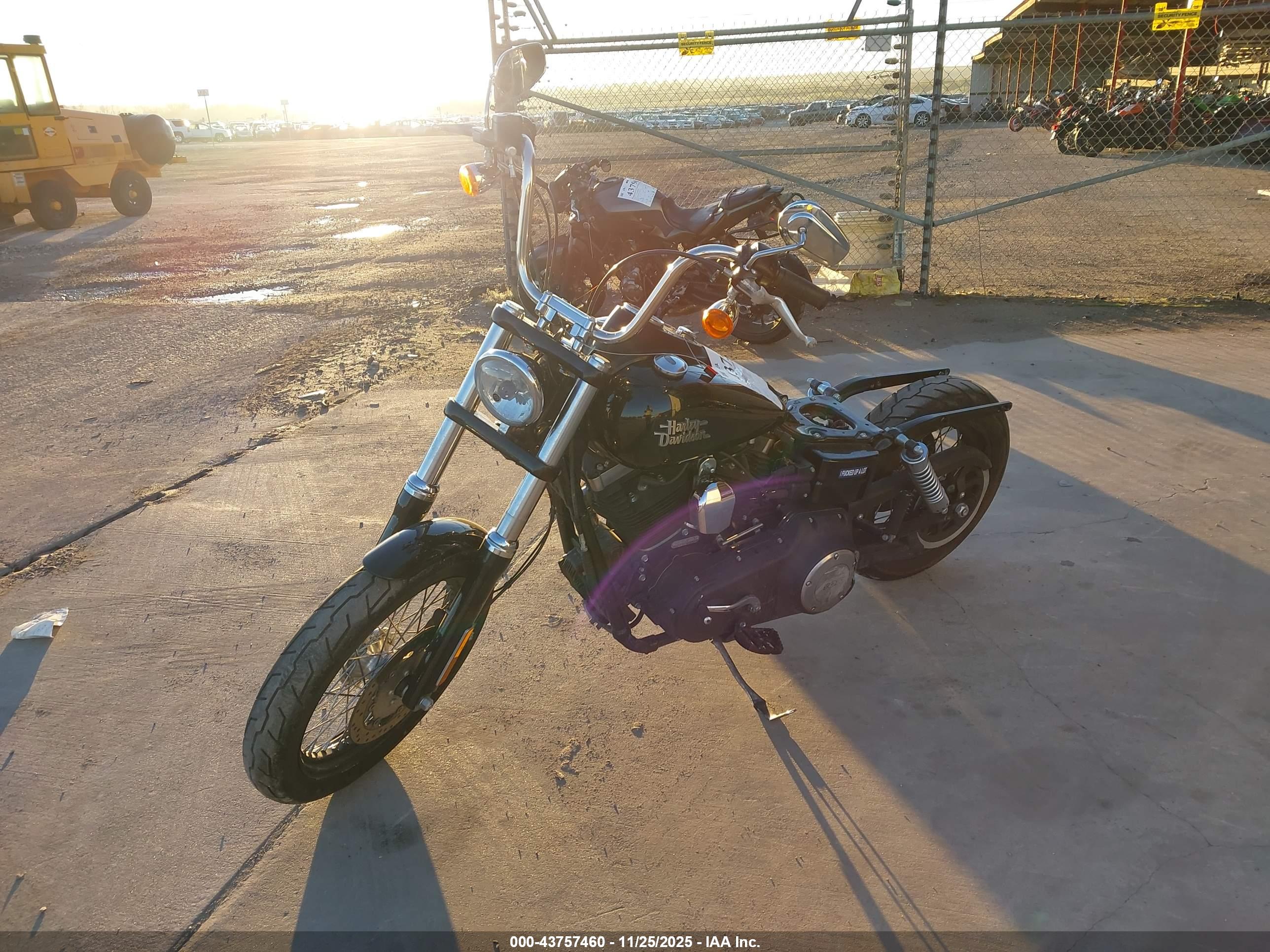 HARLEY-DAVIDSON FXDB image 2
