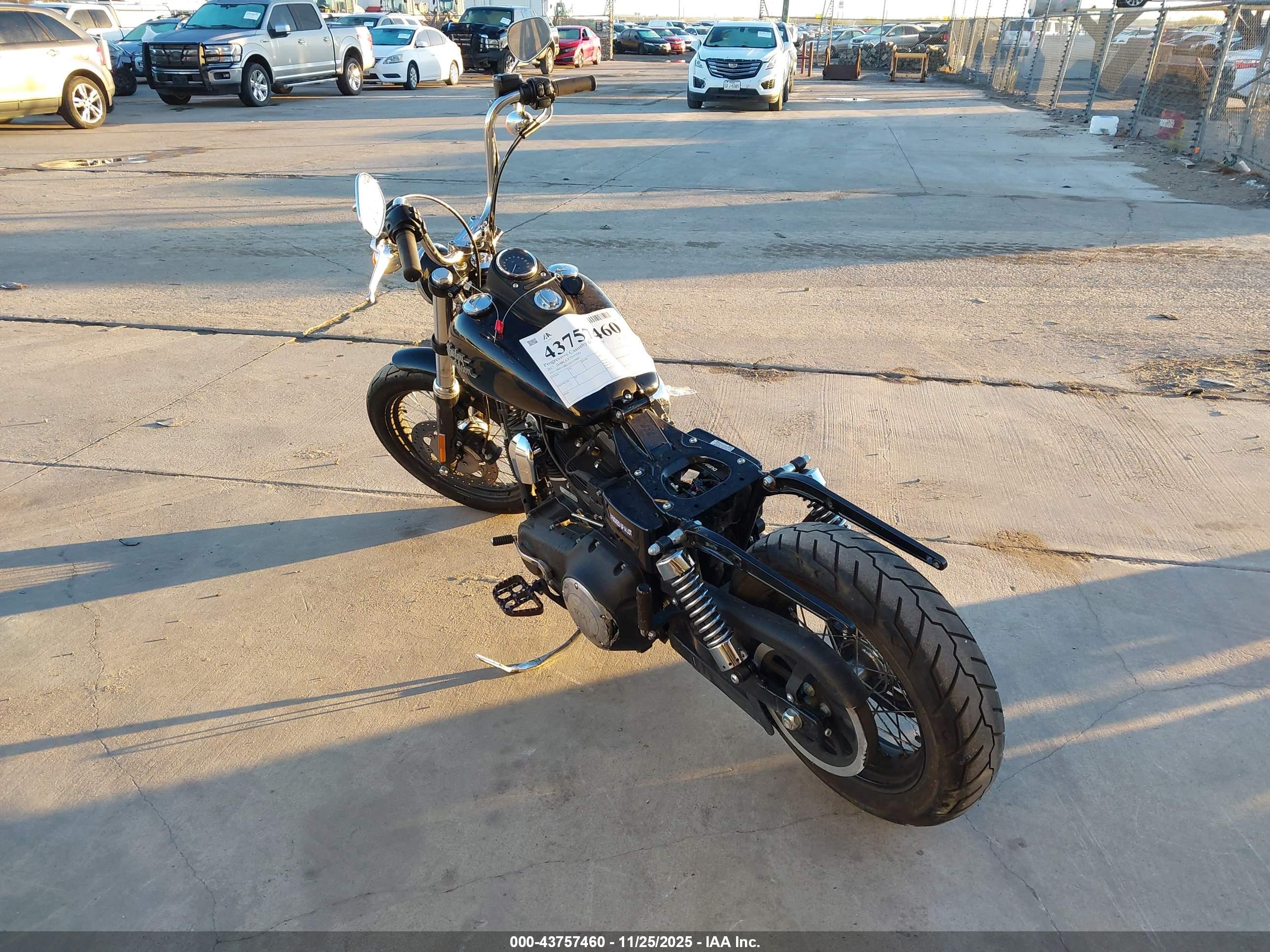 HARLEY-DAVIDSON FXDB image 3