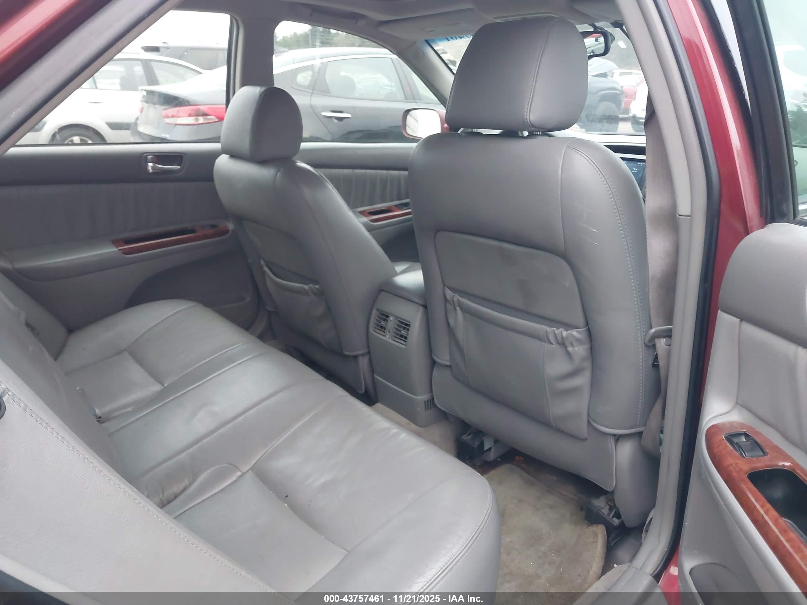 TOYOTA CAMRY image 8