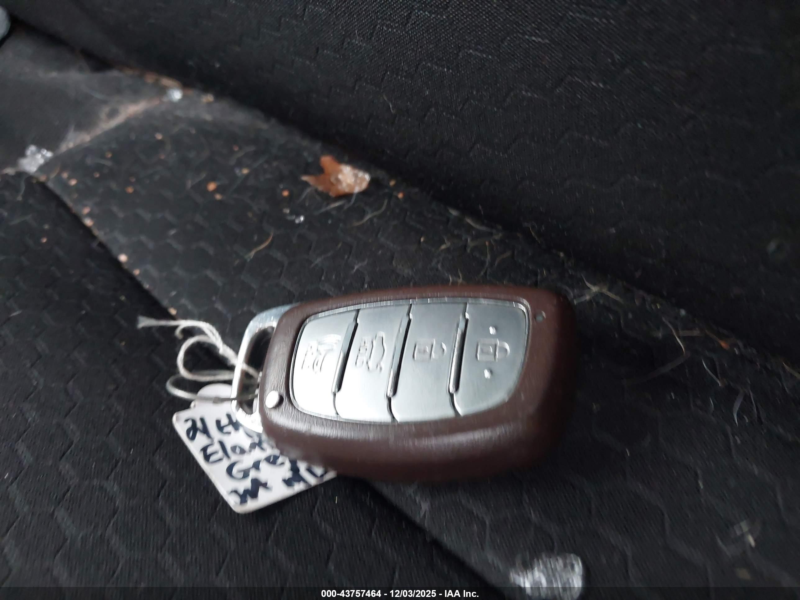 HYUNDAI ELANTRA image 11