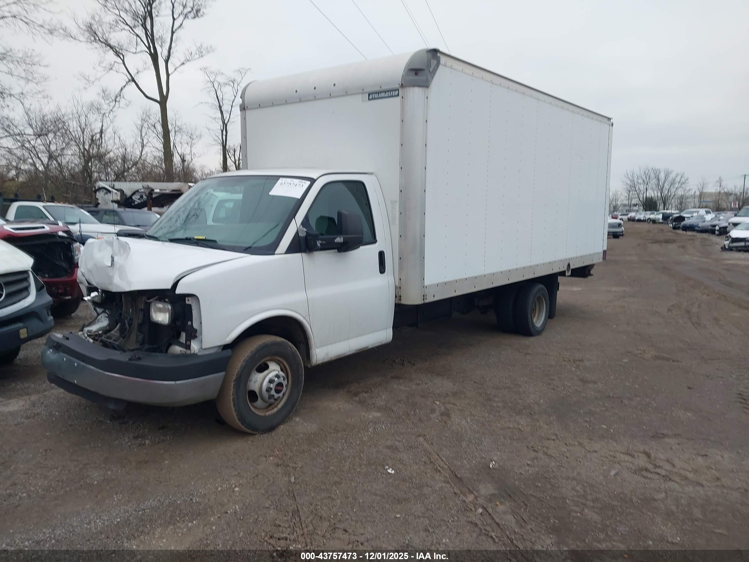 GMC SAVANA image 2