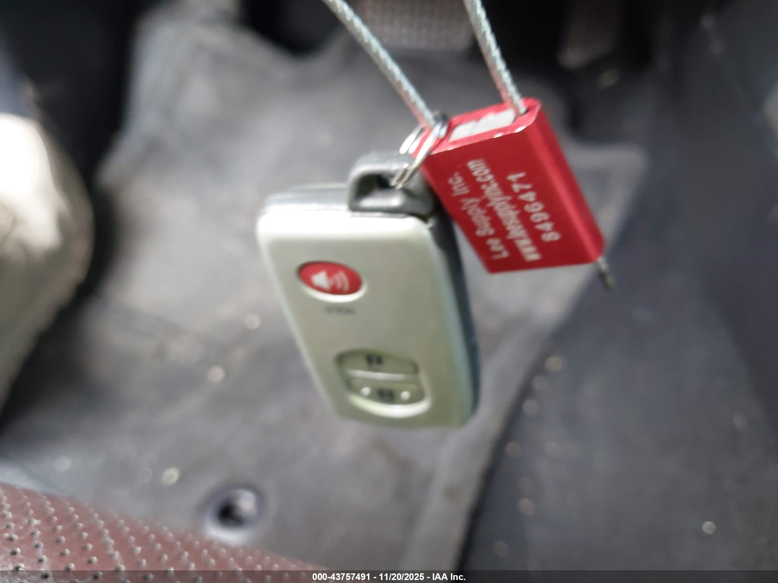 TOYOTA 4RUNNER image 11
