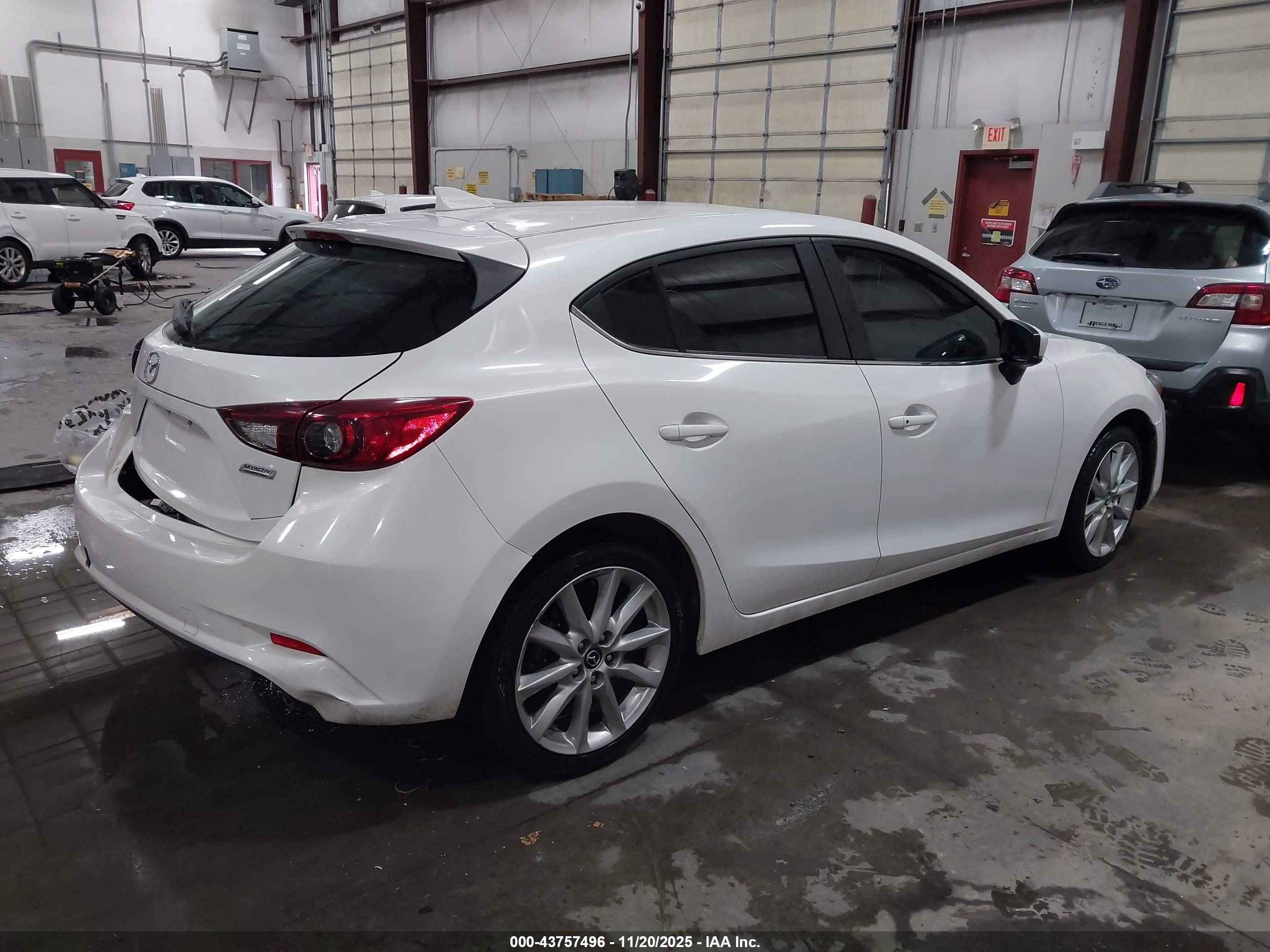 MAZDA MAZDA3 image 4