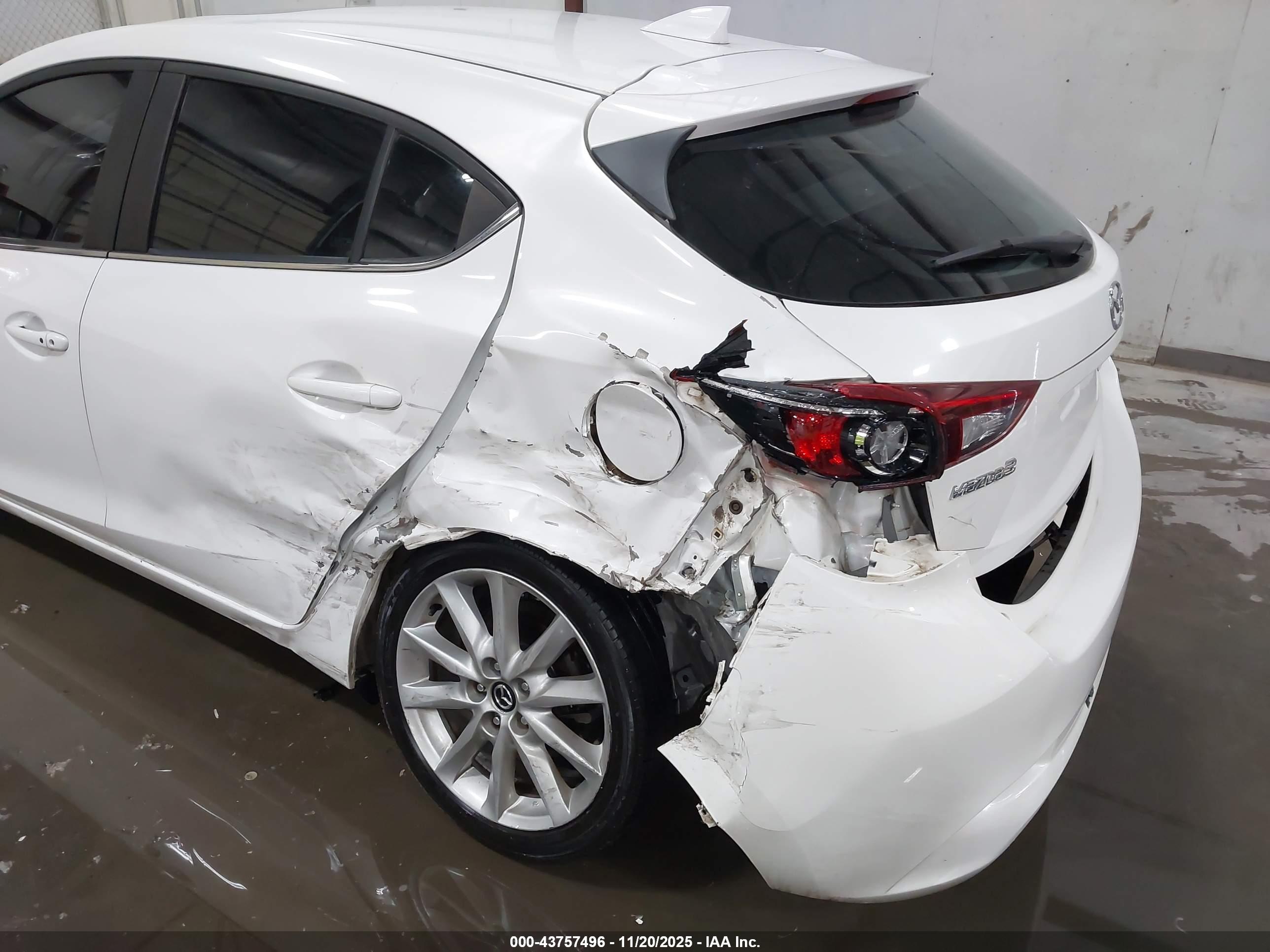 MAZDA MAZDA3 image 6
