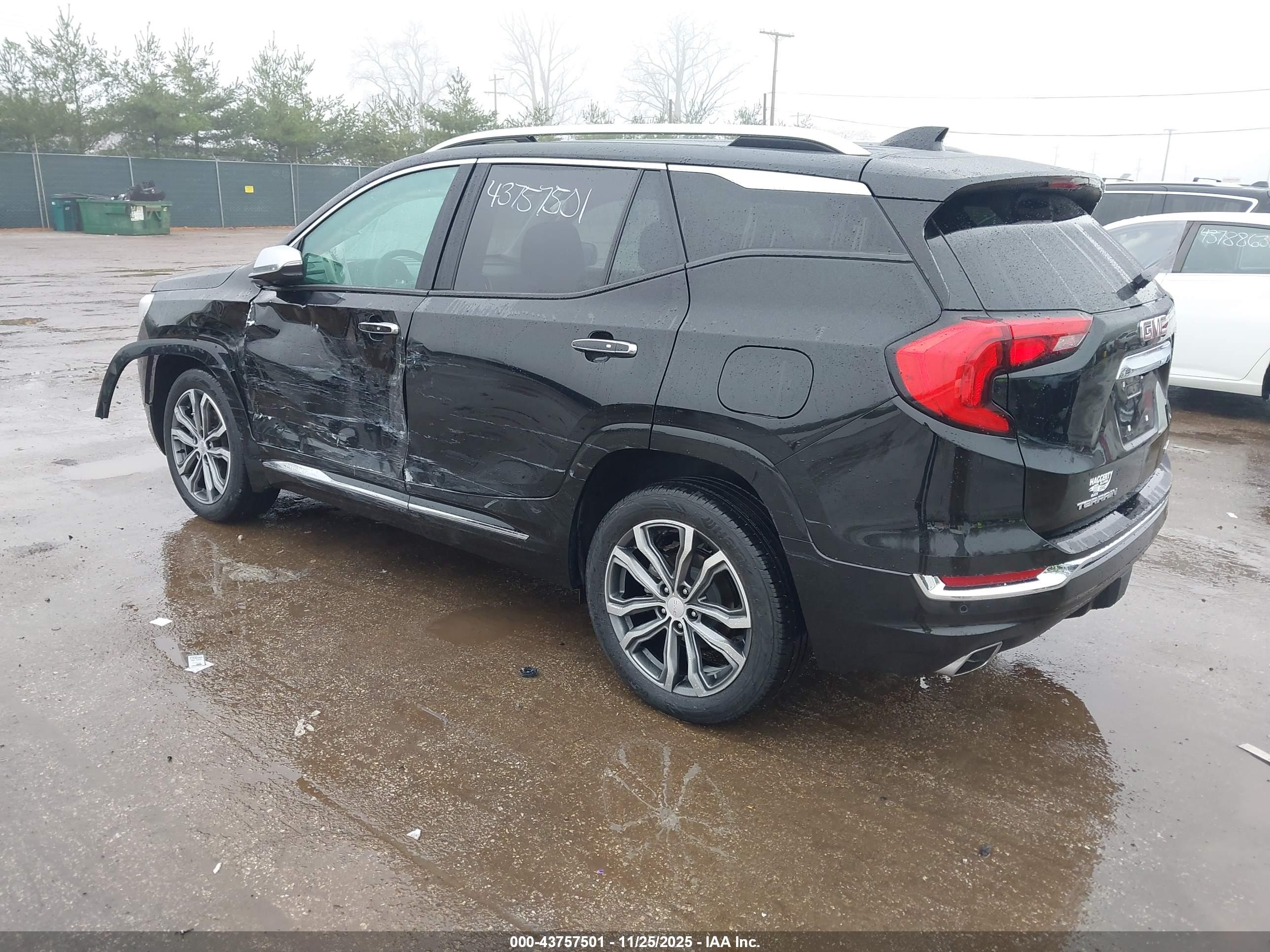 GMC TERRAIN image 3