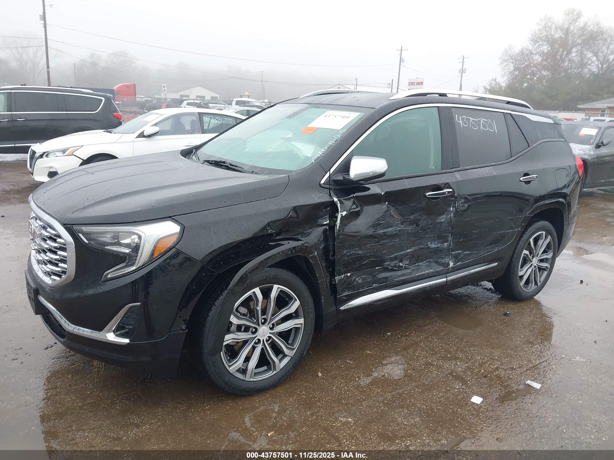 GMC TERRAIN image 6