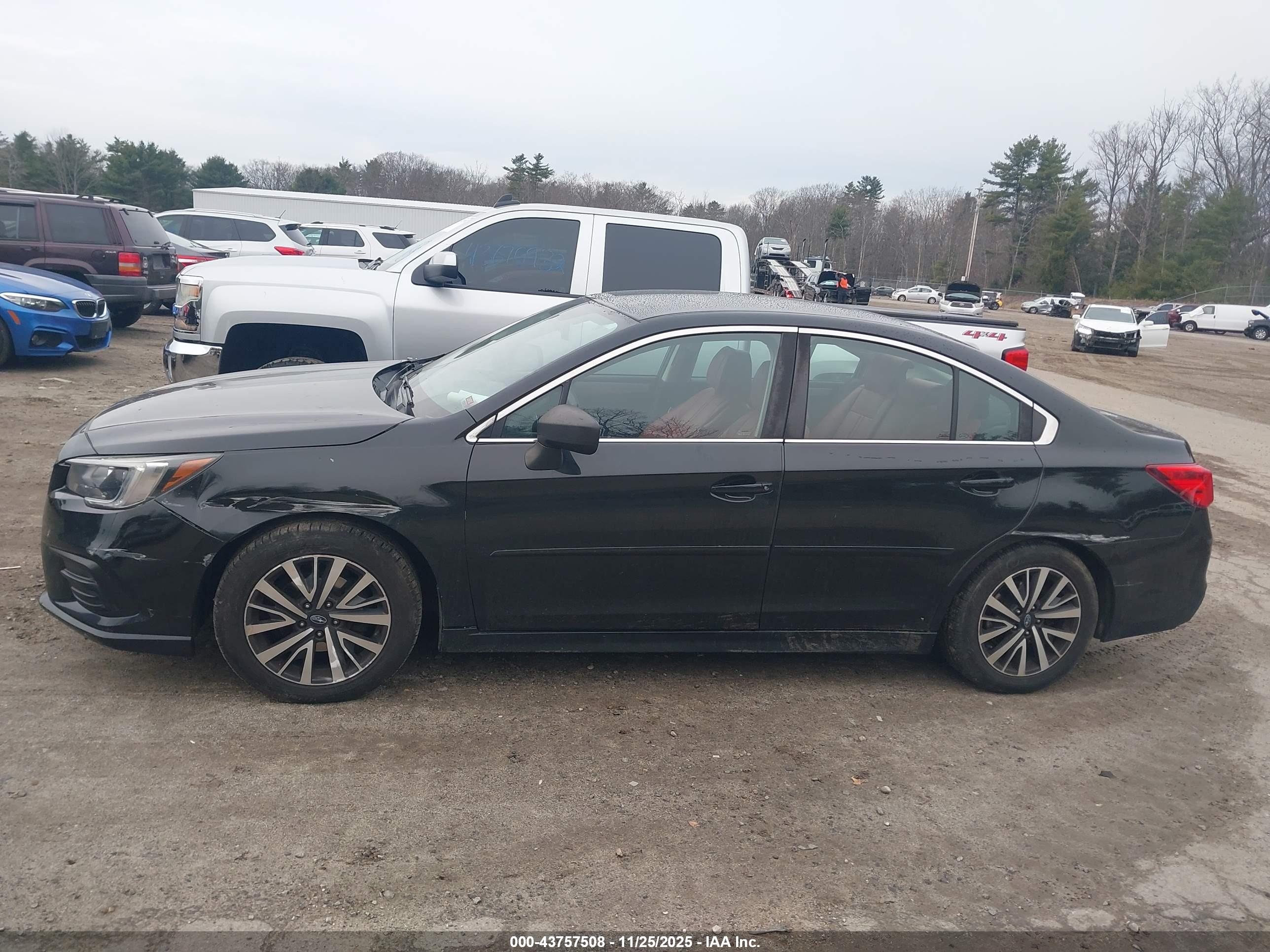 SUBARU LEGACY image 6