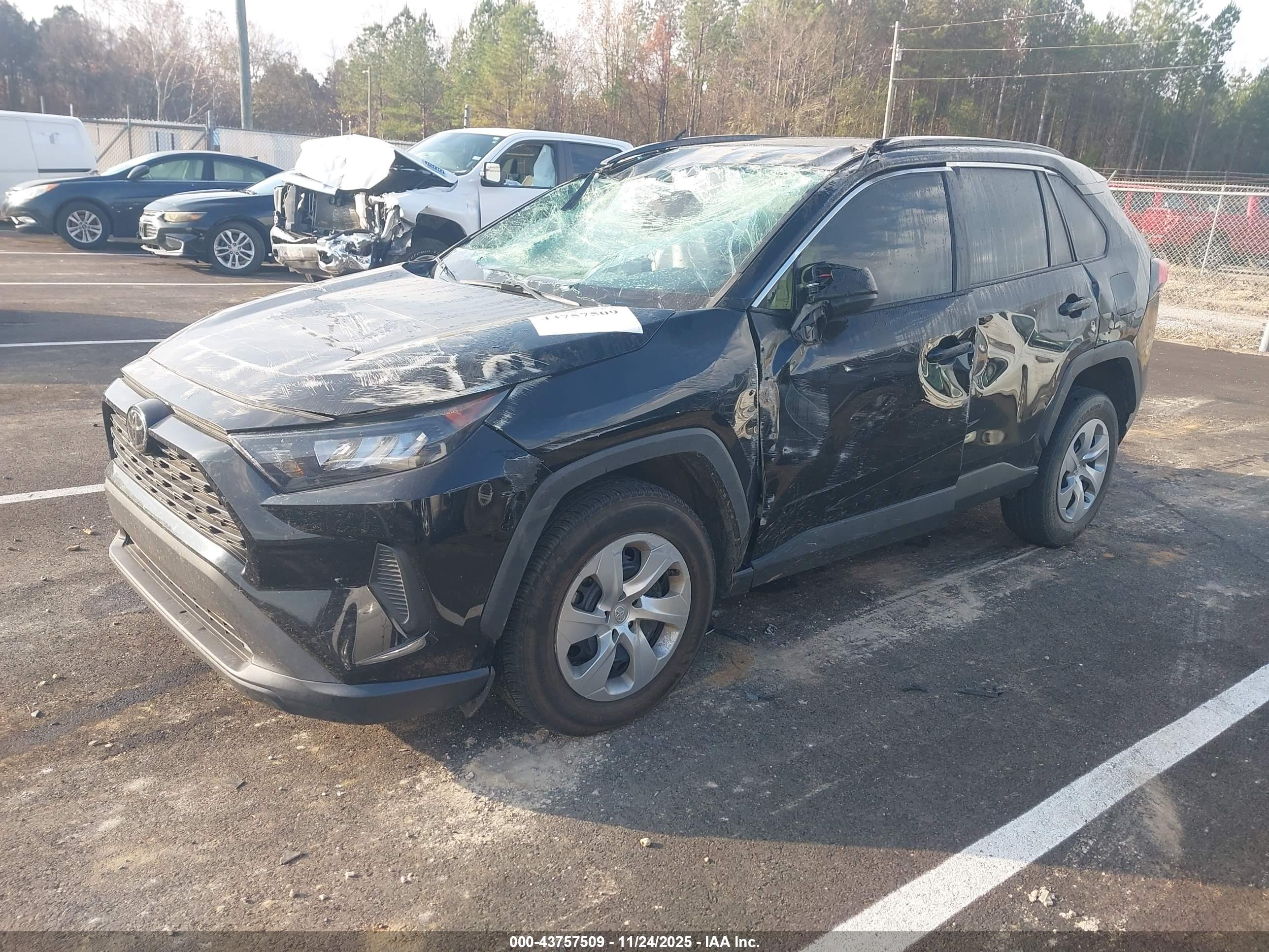 TOYOTA RAV4 image 2