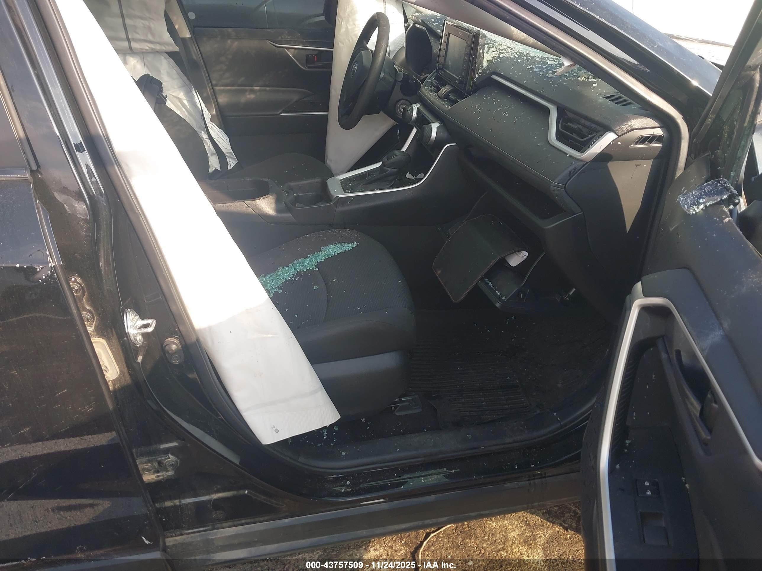 TOYOTA RAV4 image 5