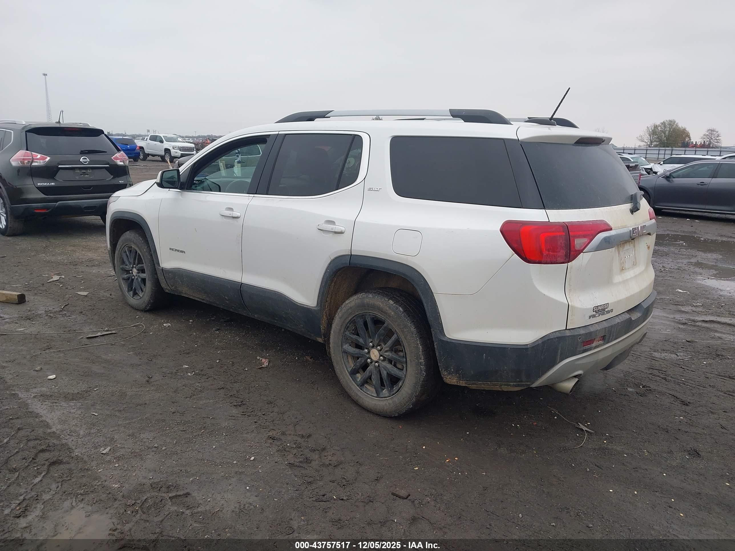 GMC ACADIA image 3