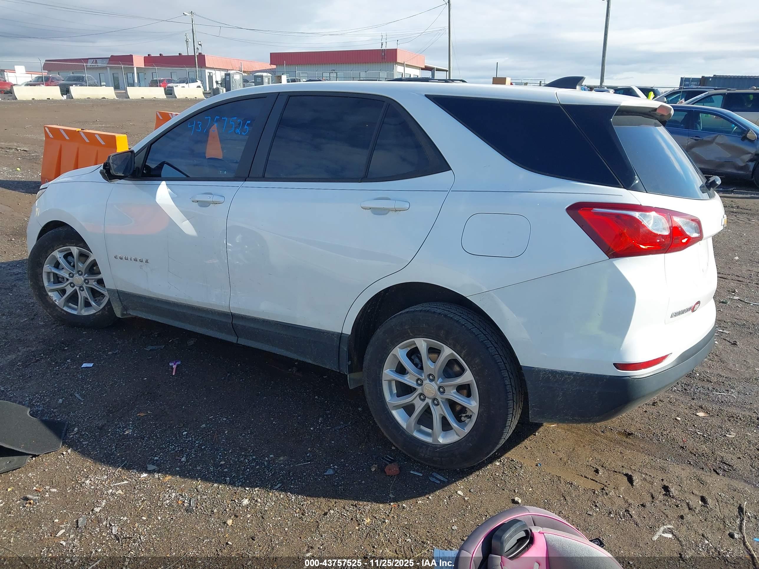 CHEVROLET EQUINOX image 3