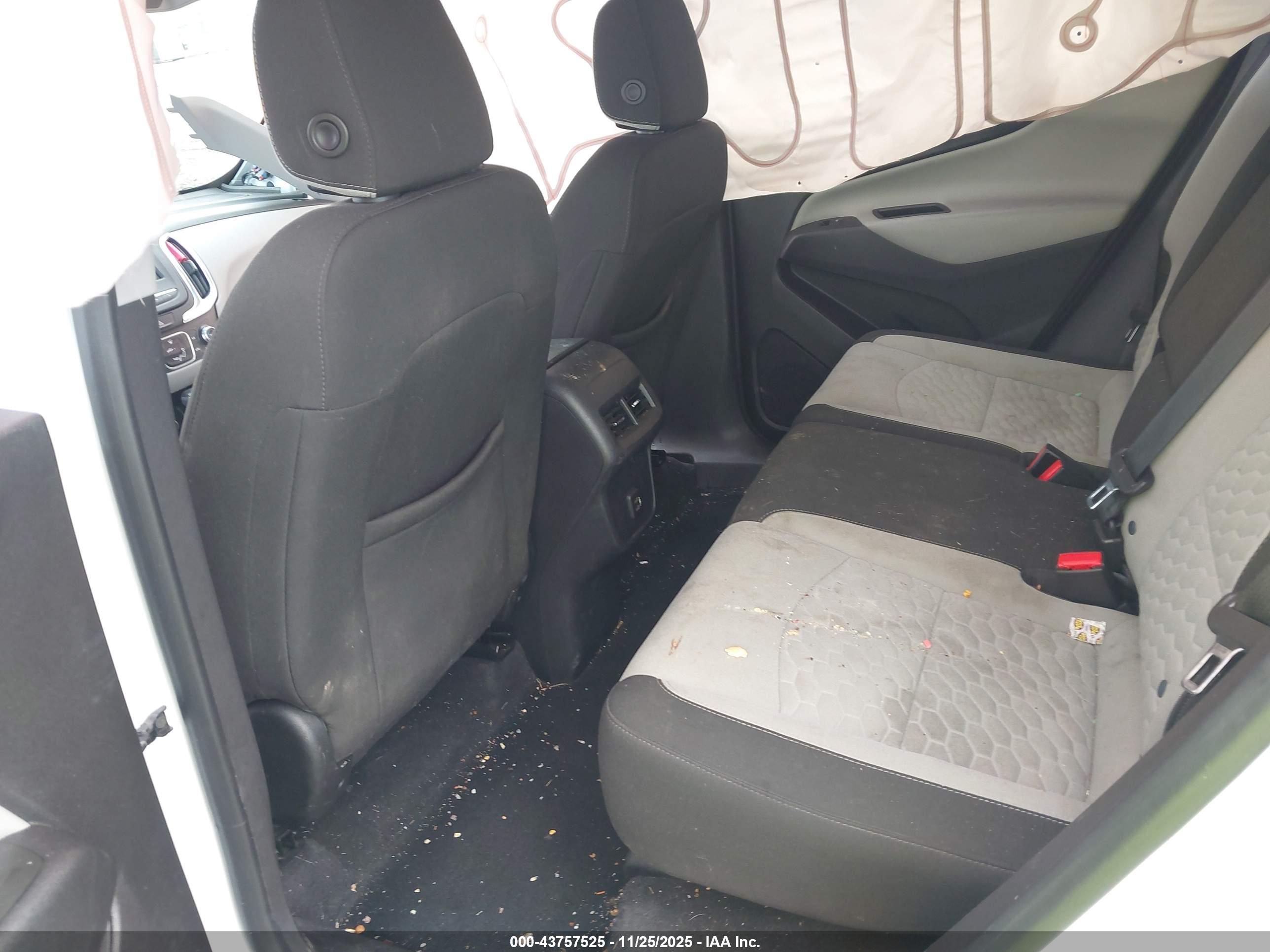 CHEVROLET EQUINOX image 8