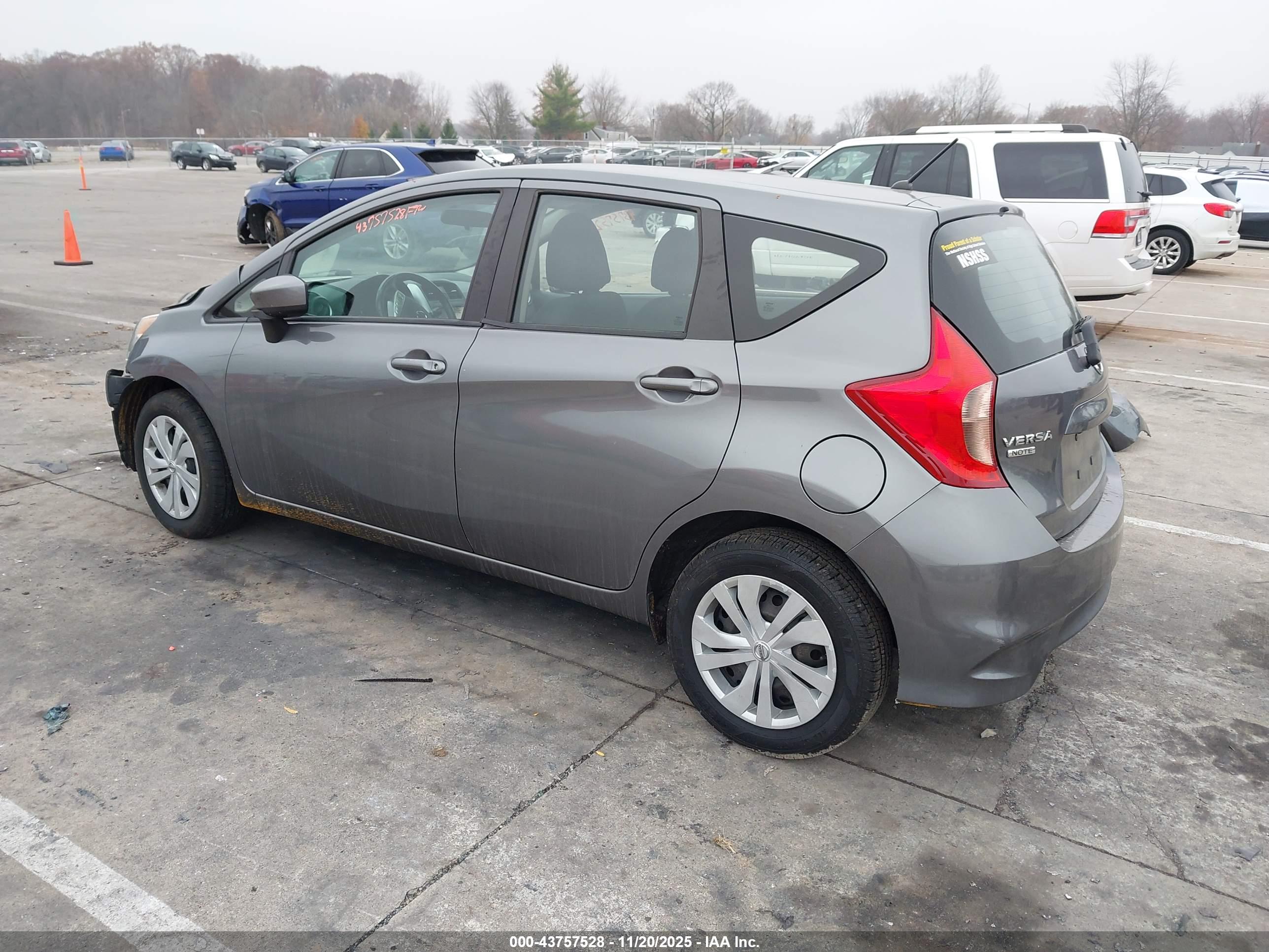 NISSAN VERSA image 3