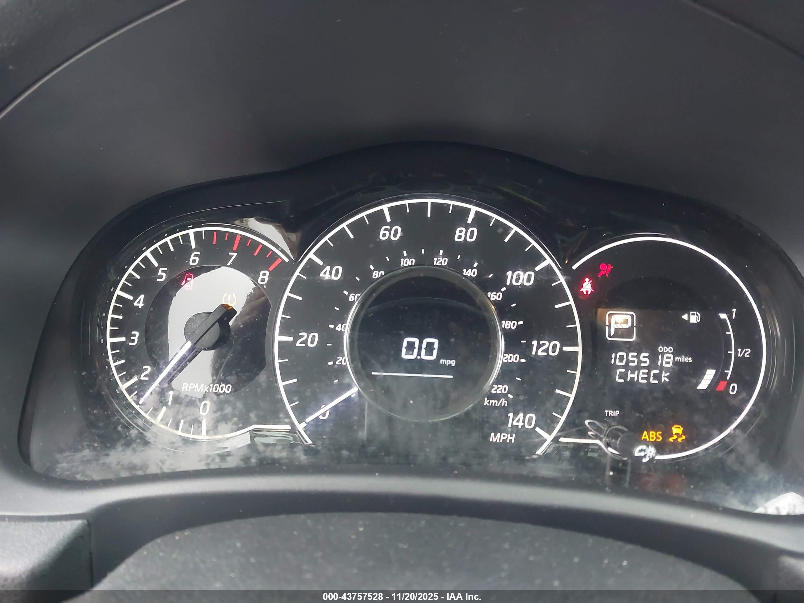 NISSAN VERSA image 7