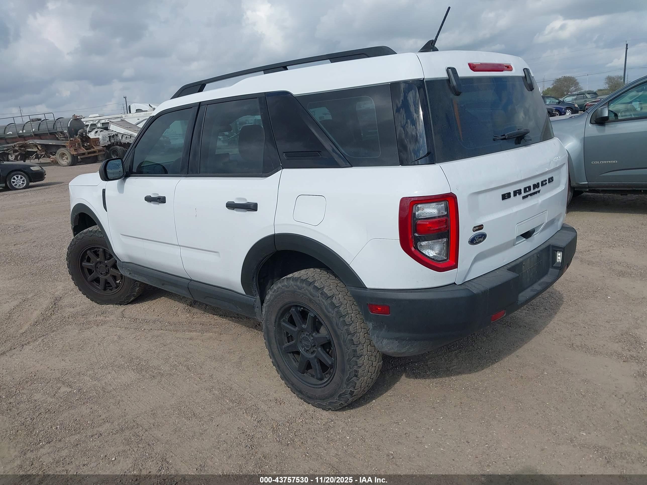 FORD BRONCO image 3