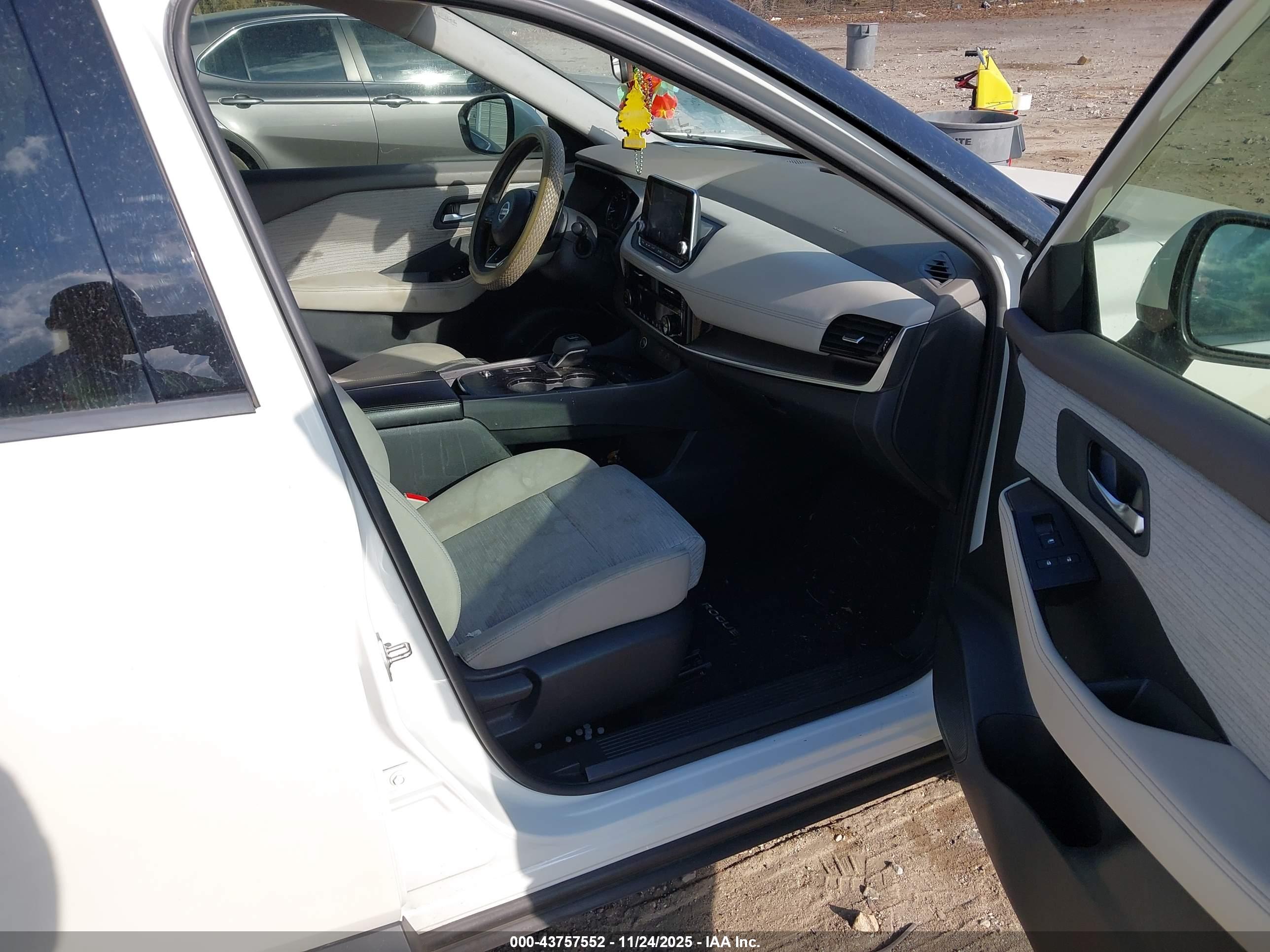 NISSAN ROGUE image 5