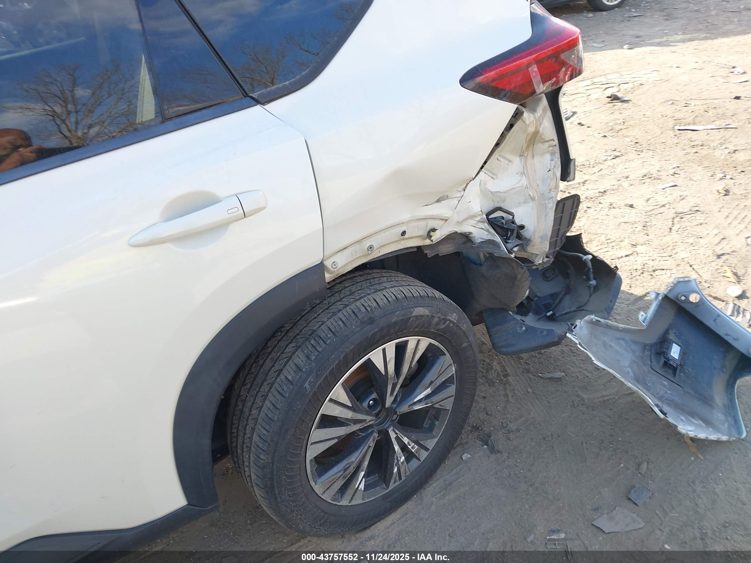 NISSAN ROGUE image 6