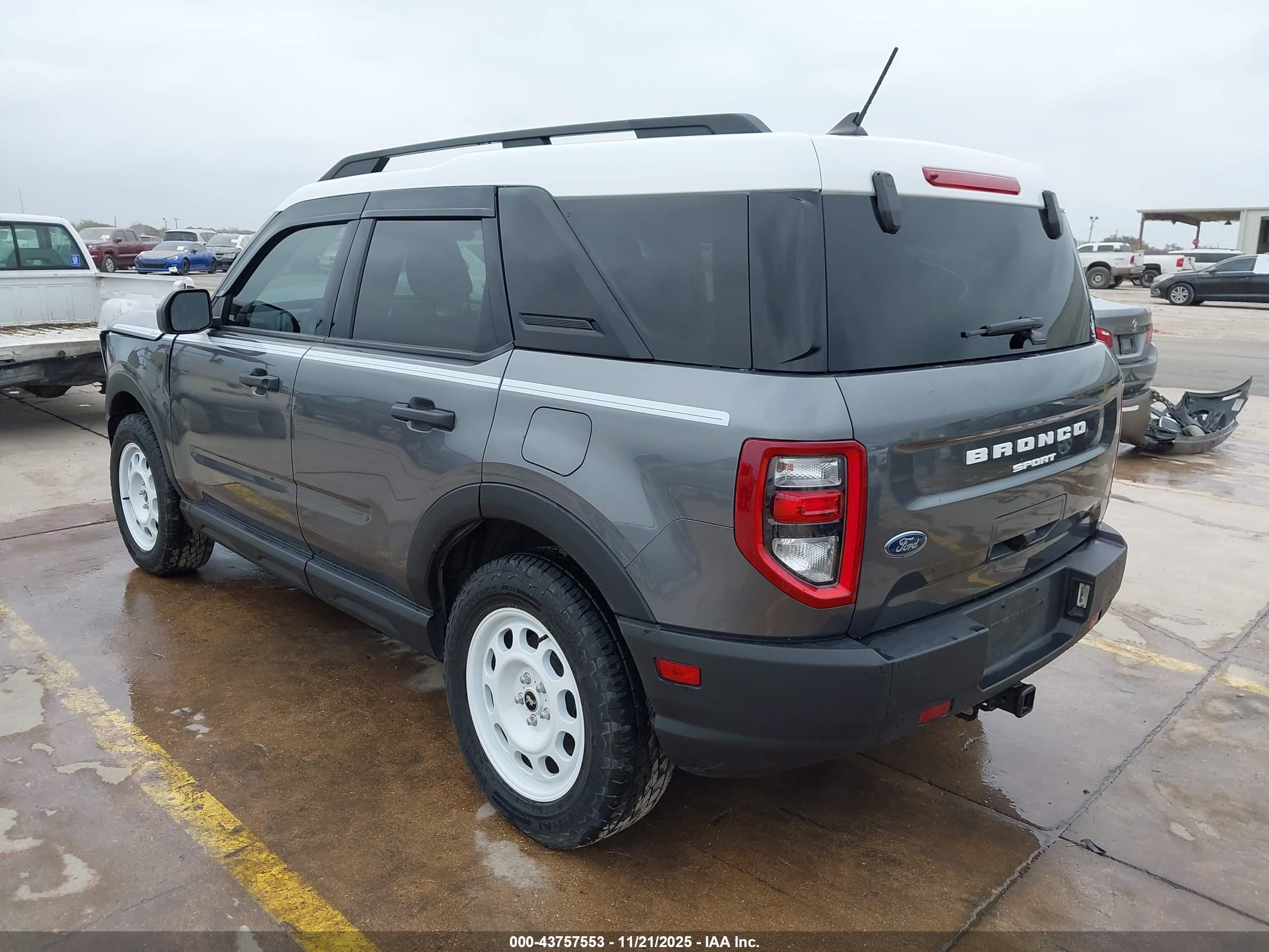 FORD BRONCO image 3