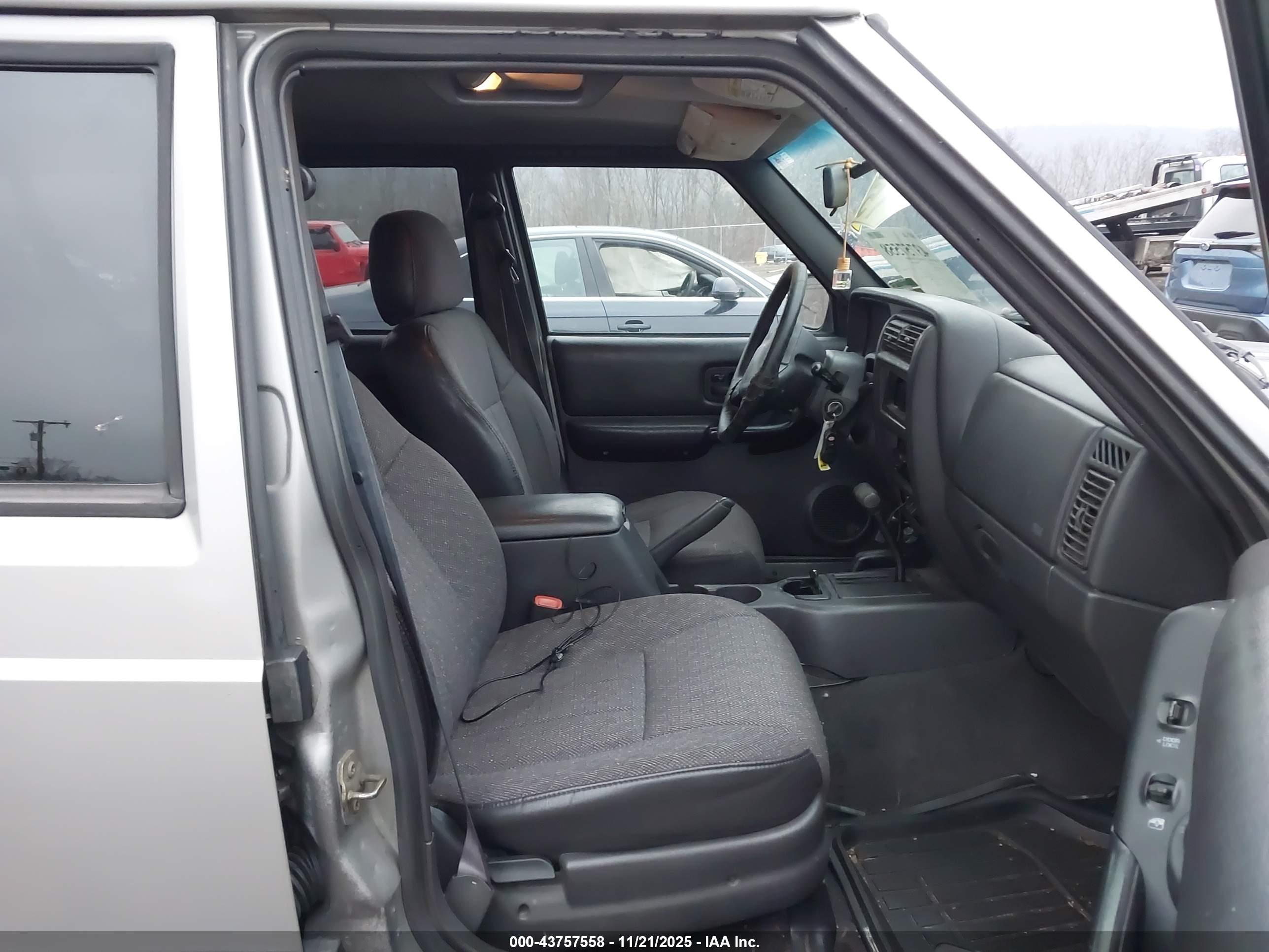 JEEP CHEROKEE image 5