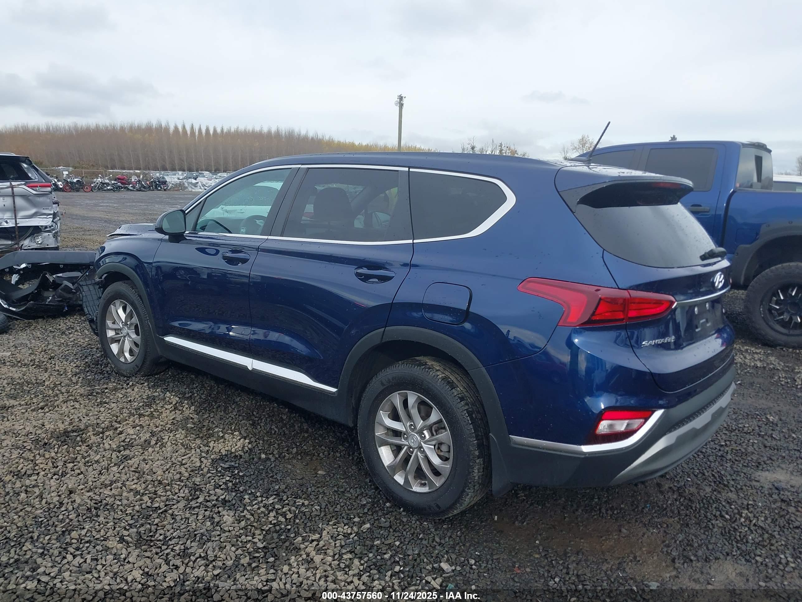 HYUNDAI SANTA image 3