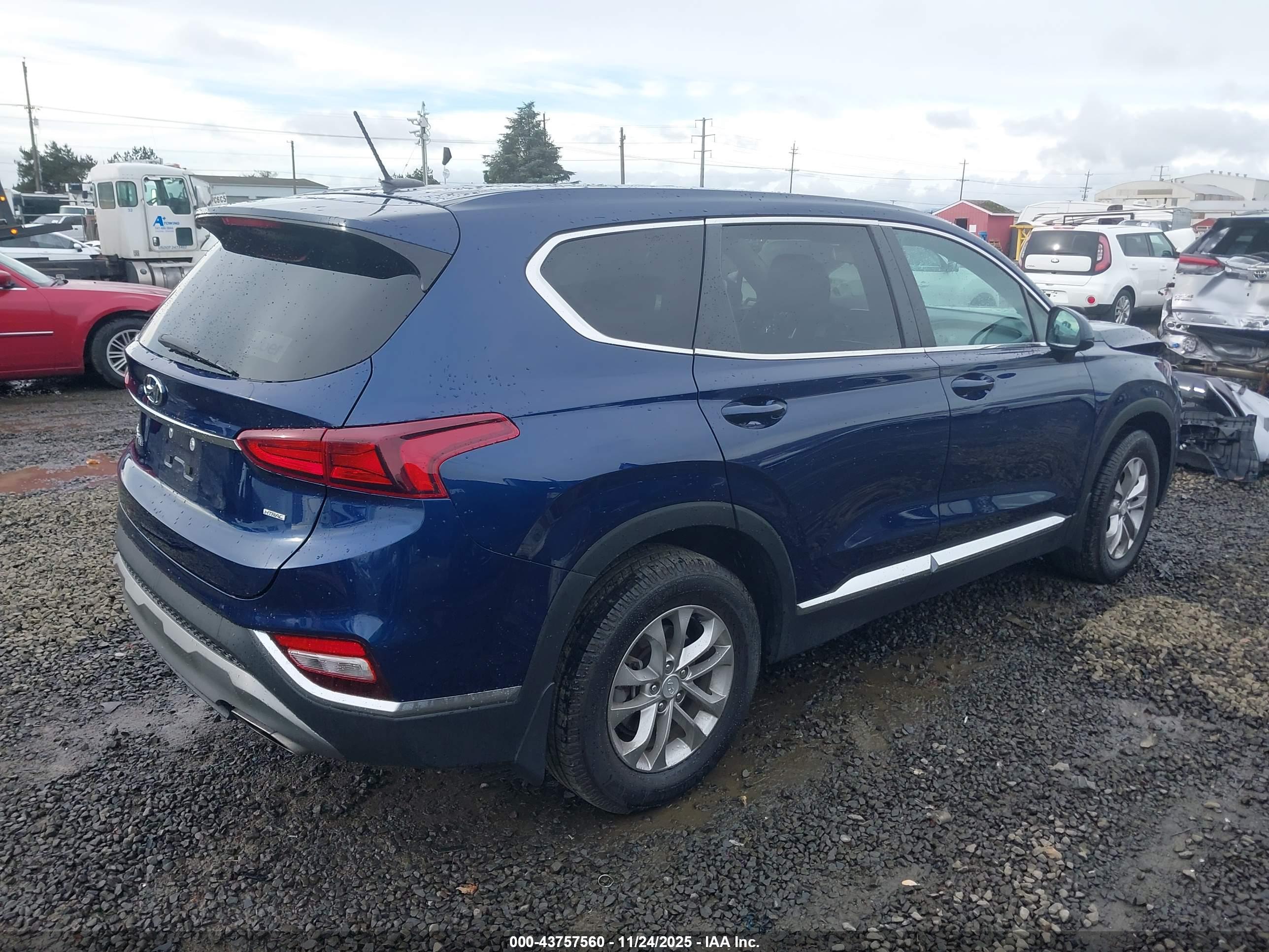 HYUNDAI SANTA image 4